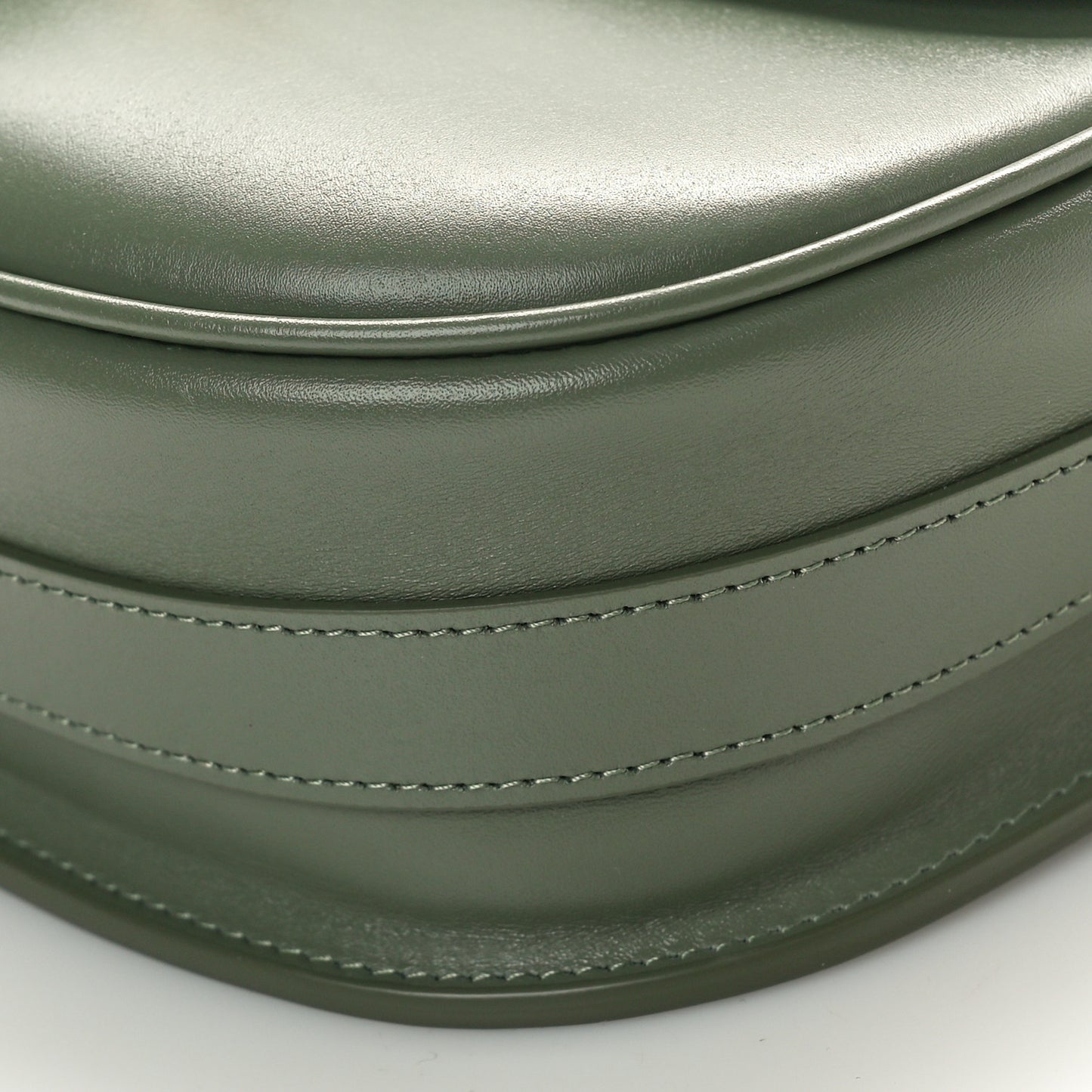 Box Calfskin Medium Bobby Flap Cedar