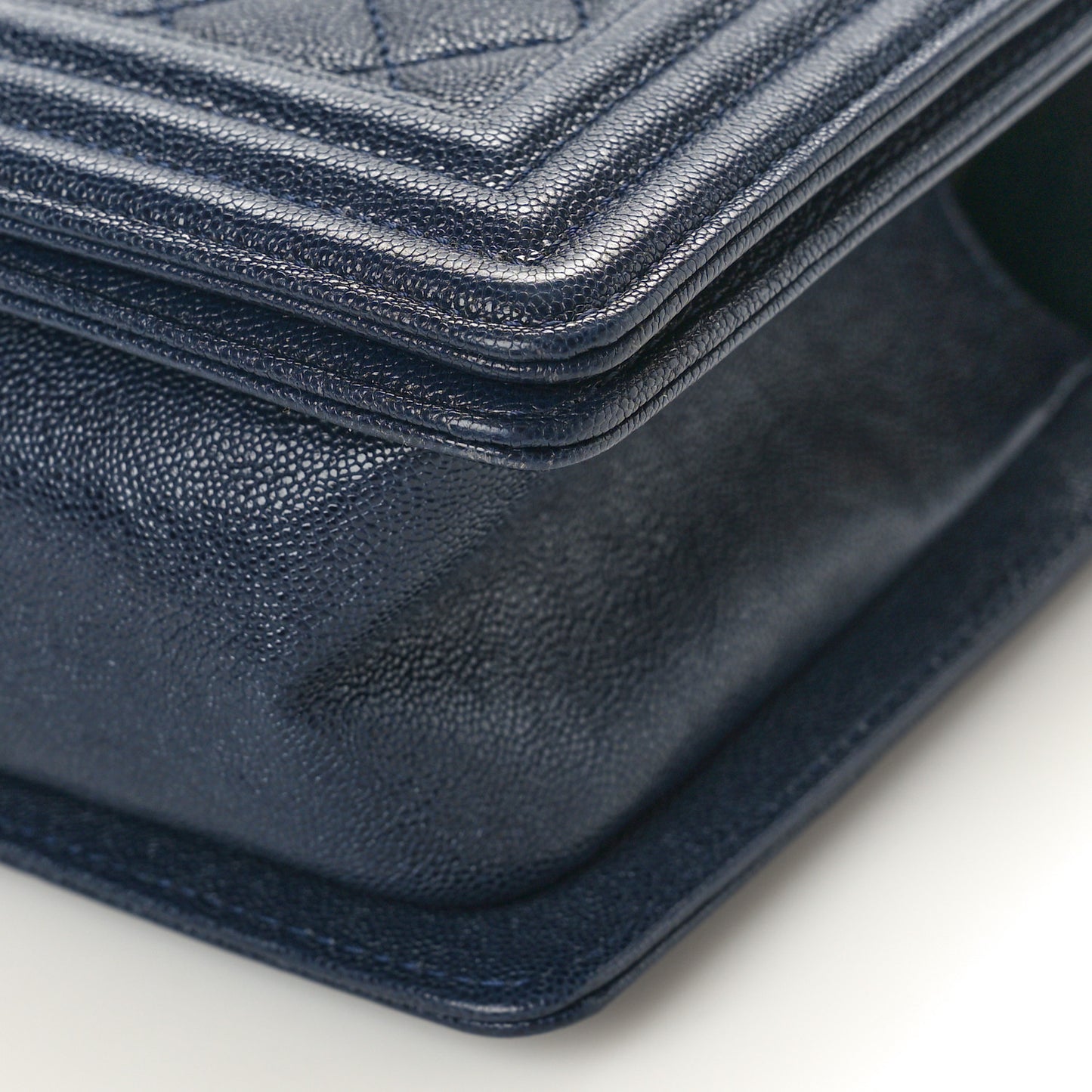 Caviar Quilted Medium Boy Flap Navy