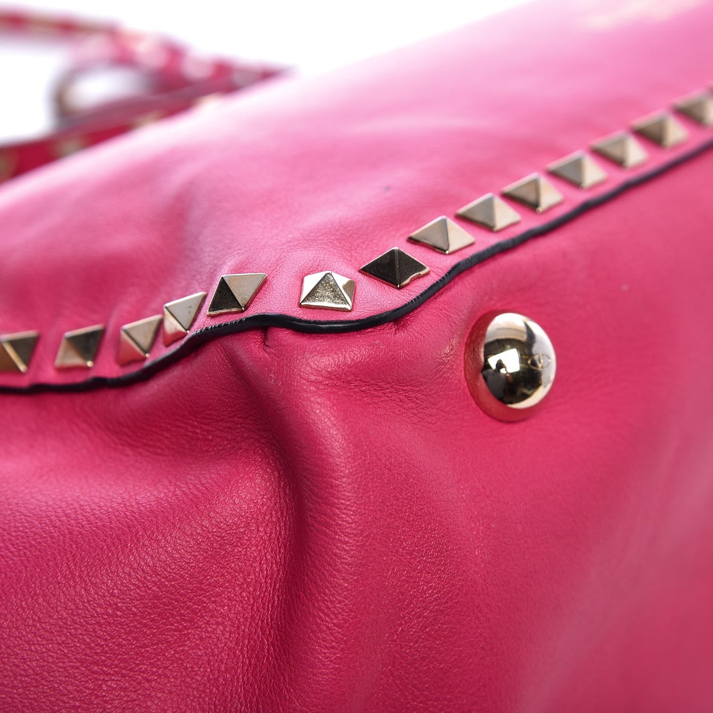 Vitello Medium Rockstud Tote Pop Fuxia