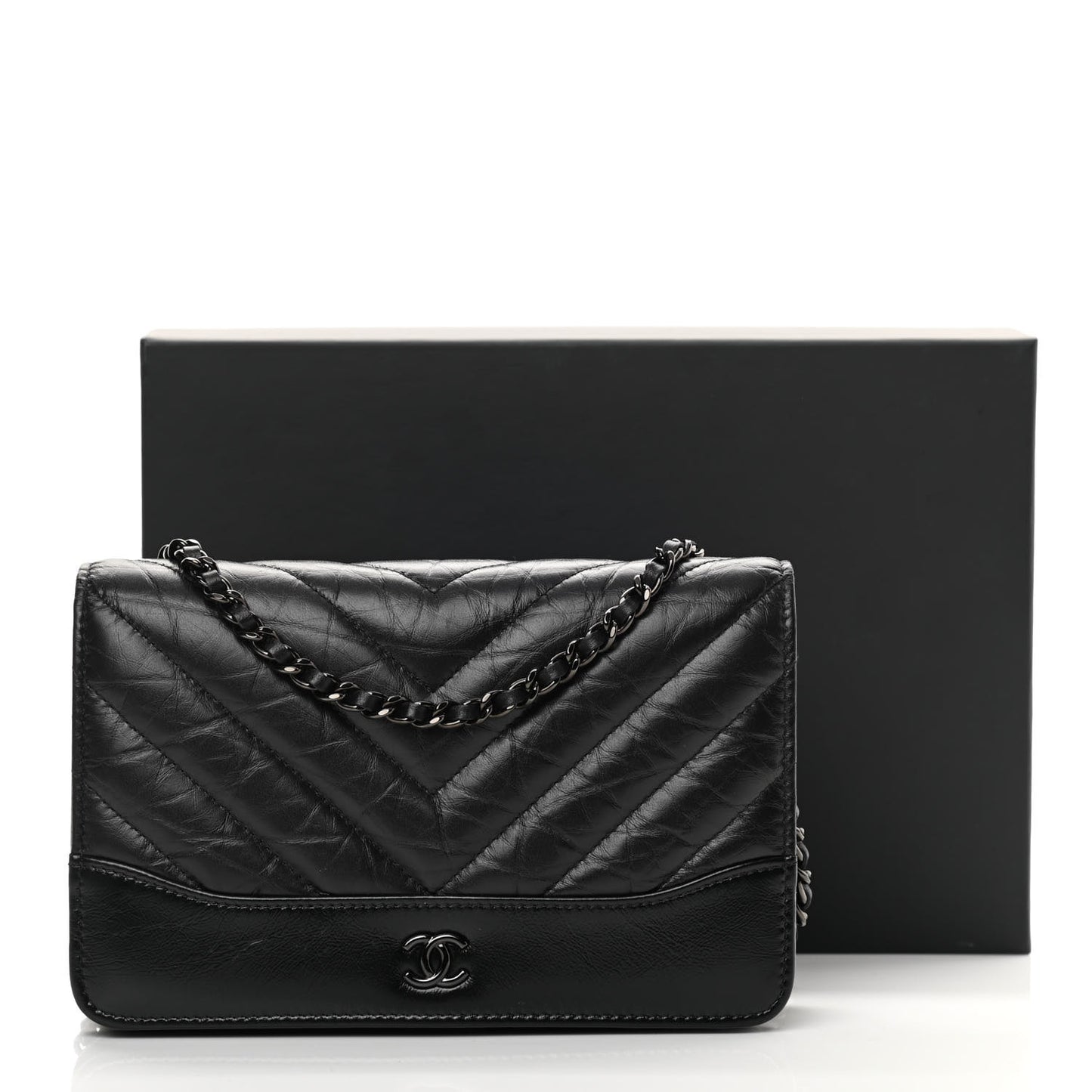 Aged Calfskin Chevron Quilted Gabrielle Wallet On Chain WOC Black