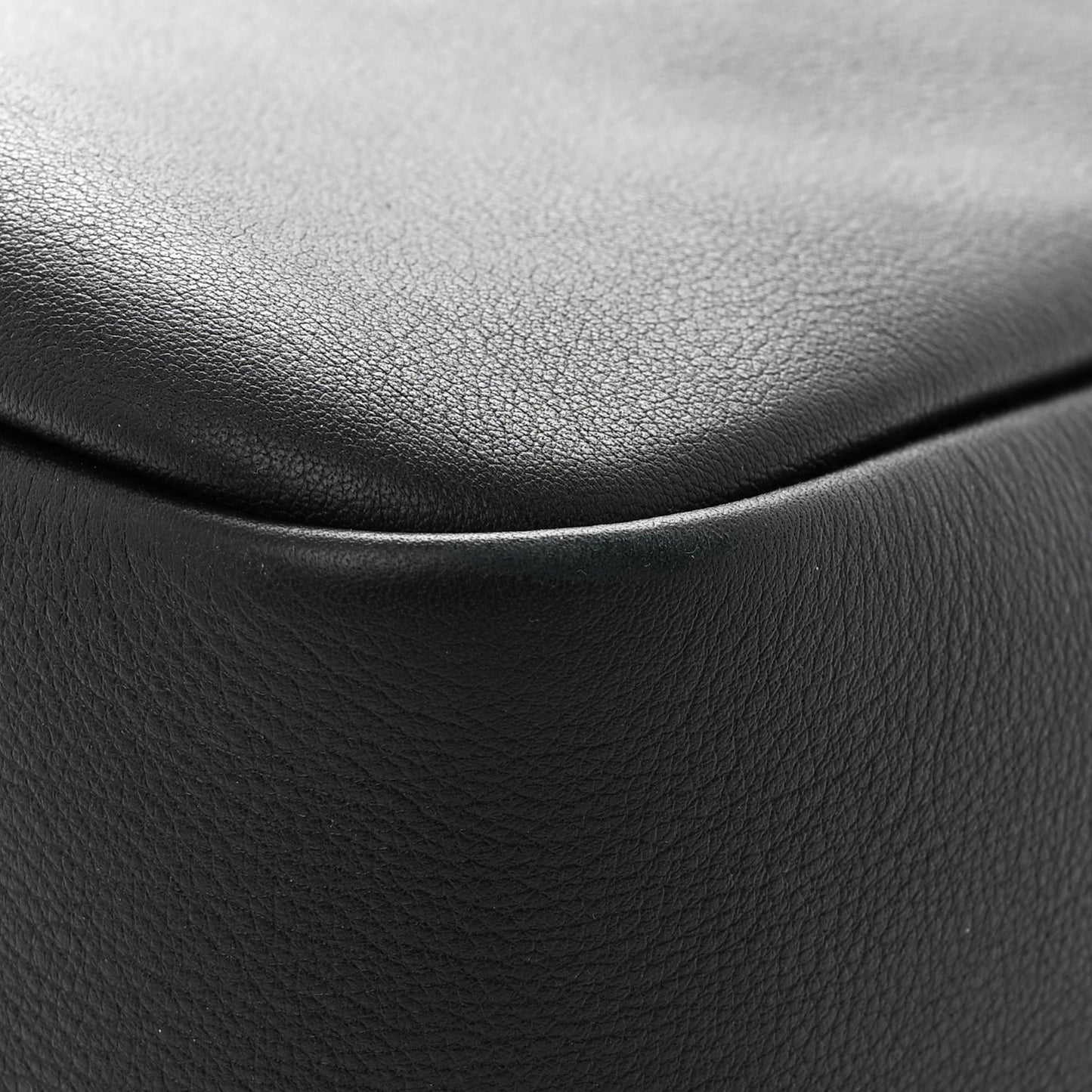 Smooth Calfskin Large Le 5 A 7 Soft Hobo Black