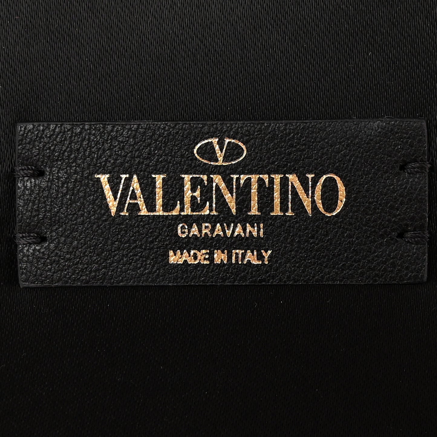 Grained Calfskin VLogo Signature Wash Bag Feminine Pink
