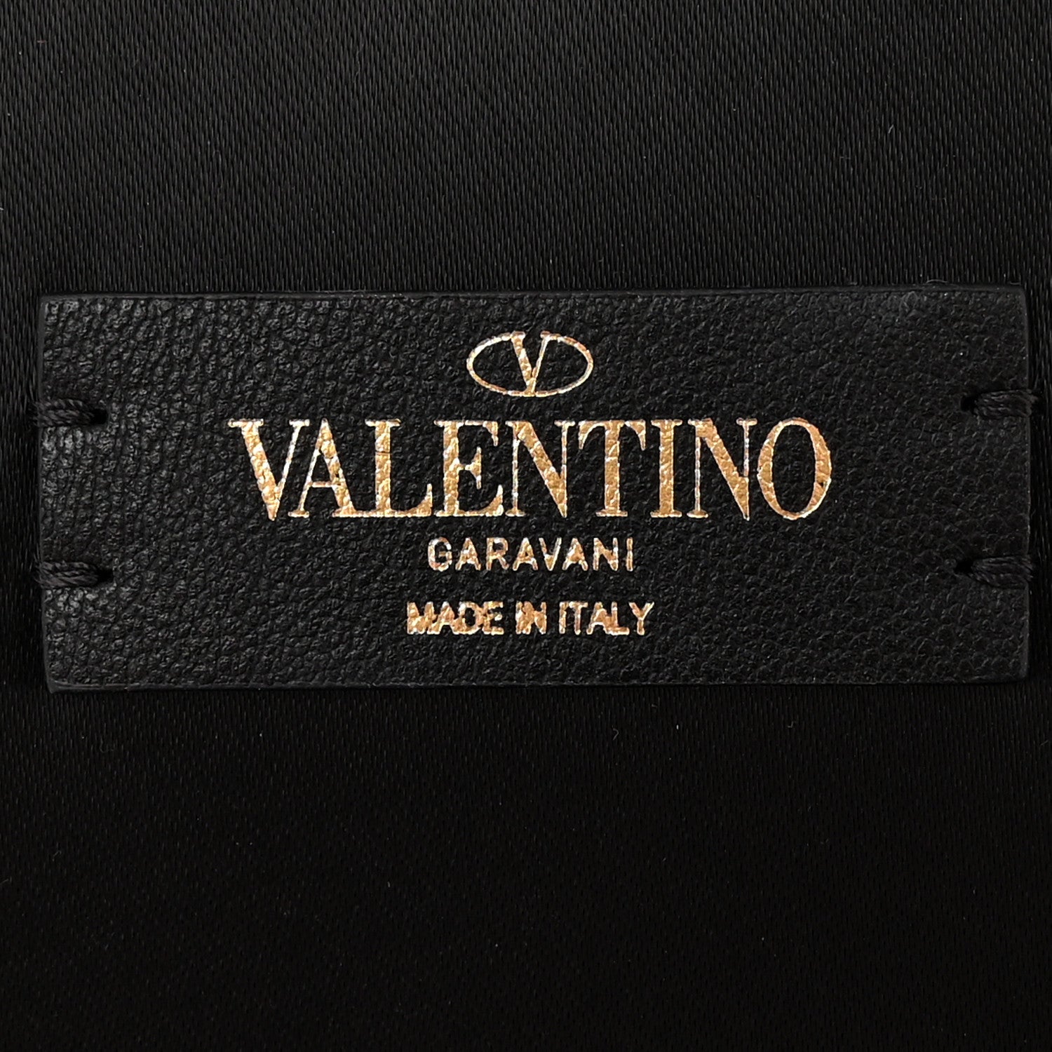 Valentino Garavani Grained Calfskin VLogo Signature Wash Bag Feminine Pink 8 of 10