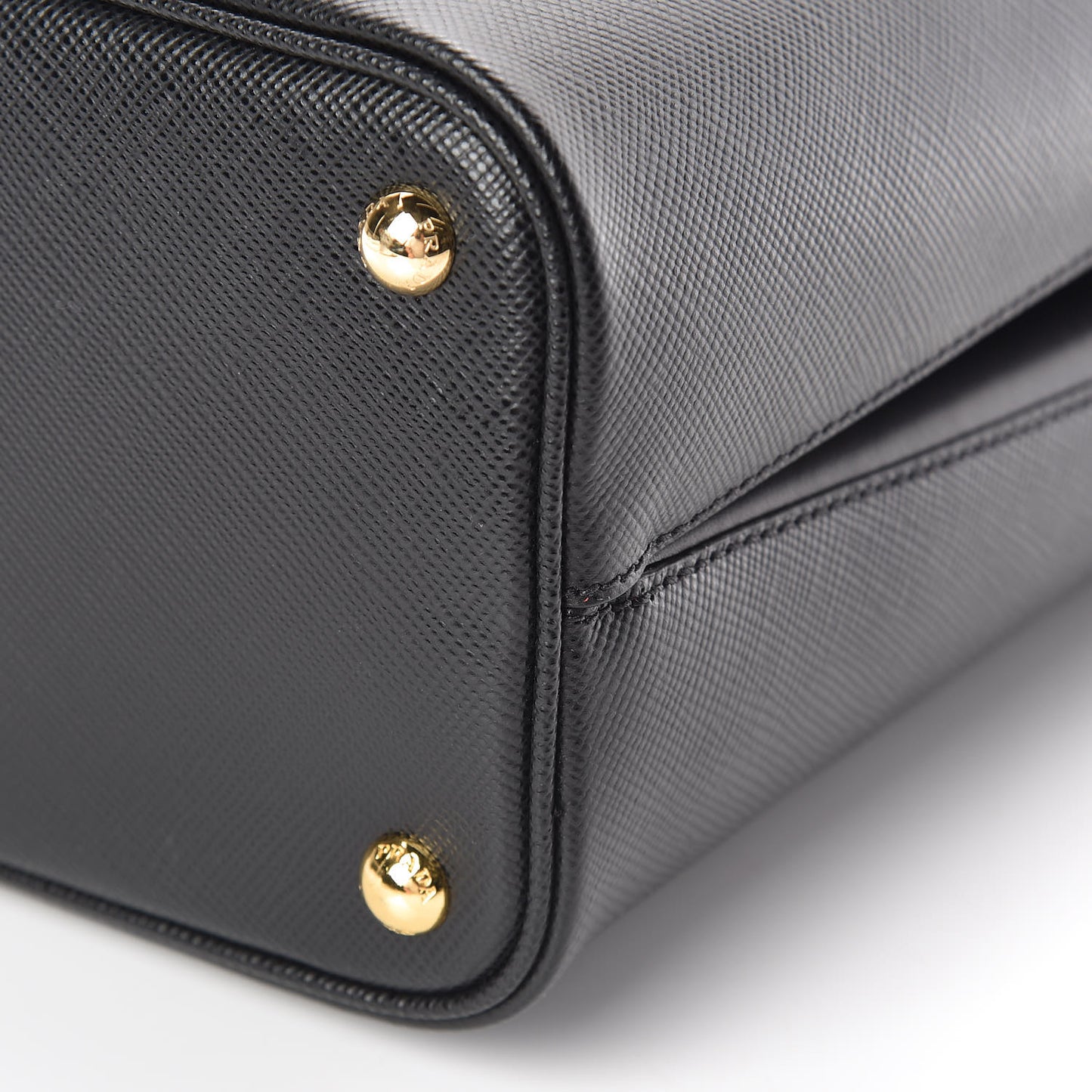 Saffiano Cuir Medium Panier Bucket Bag Black Fuoco