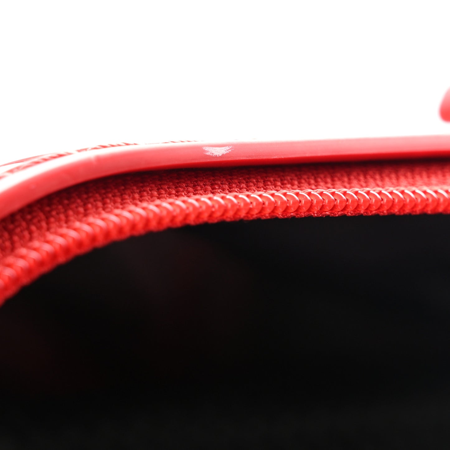 Gloss Polycarbonate Essential Check-In L Gloss Red
