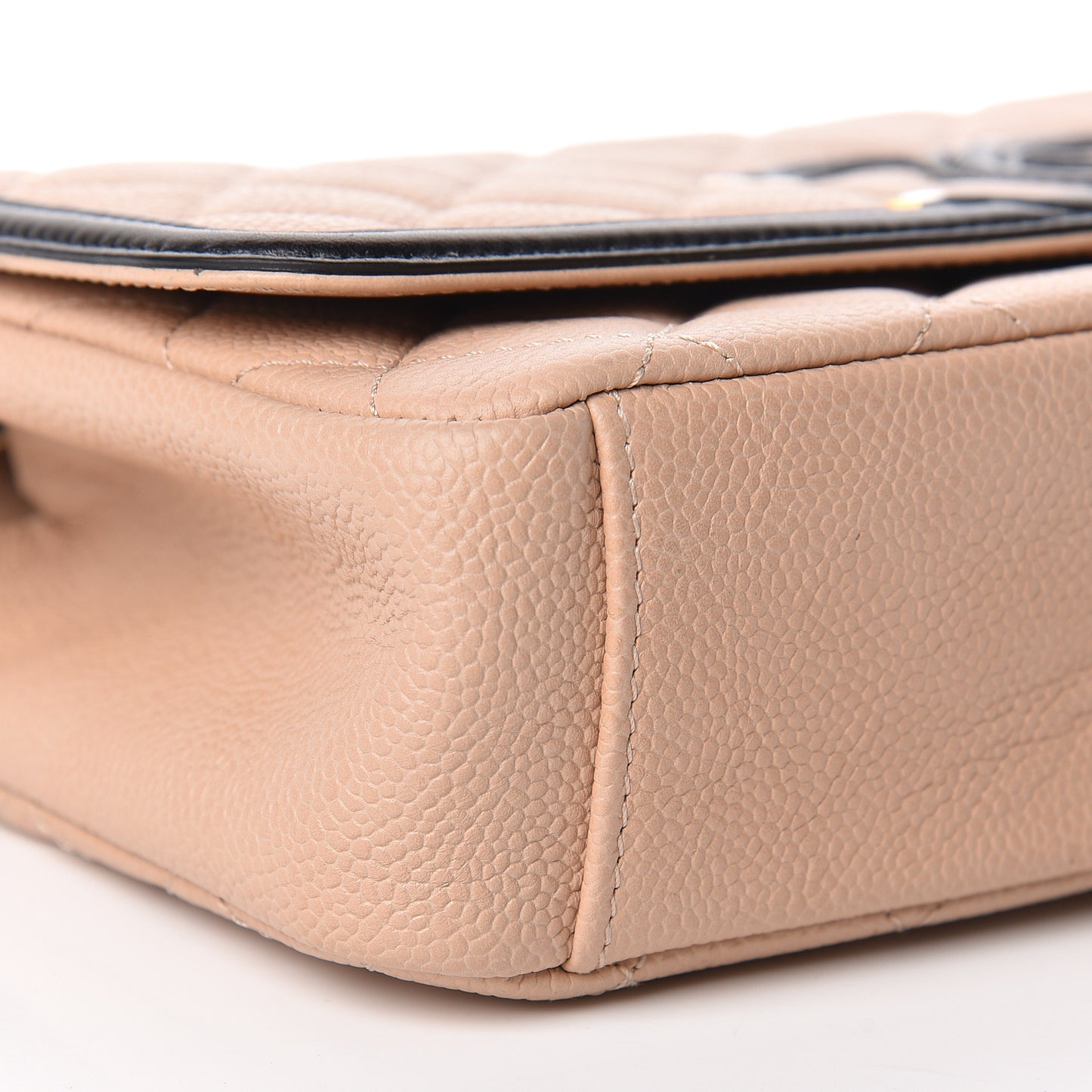 Caviar Quilted Medium CC Filigree Flap Beige Black
