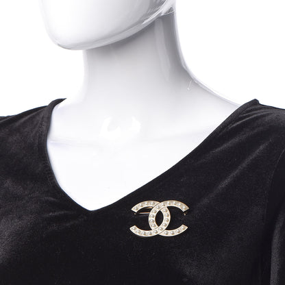 Chanel Pearl CC Brooch Light Gold 2 of 5