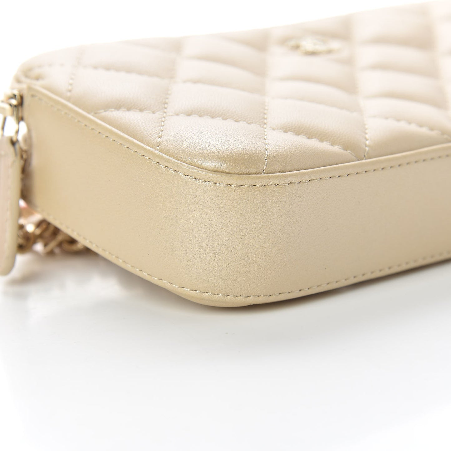 Iridescent Lambskin Quilted Pearl Clutch With Chain Beige