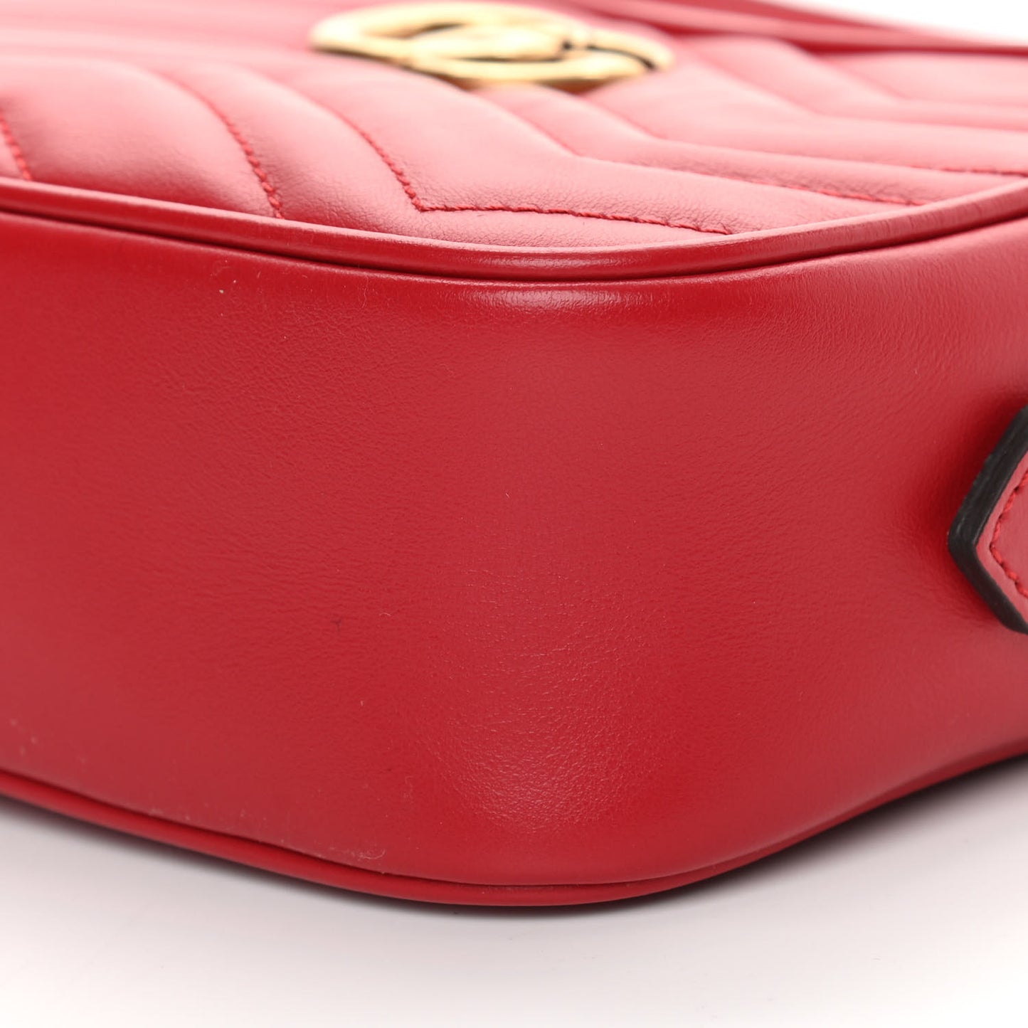 Calfskin Matelasse Mini GG Marmont Chain Shoulder Bag Hibiscus Red