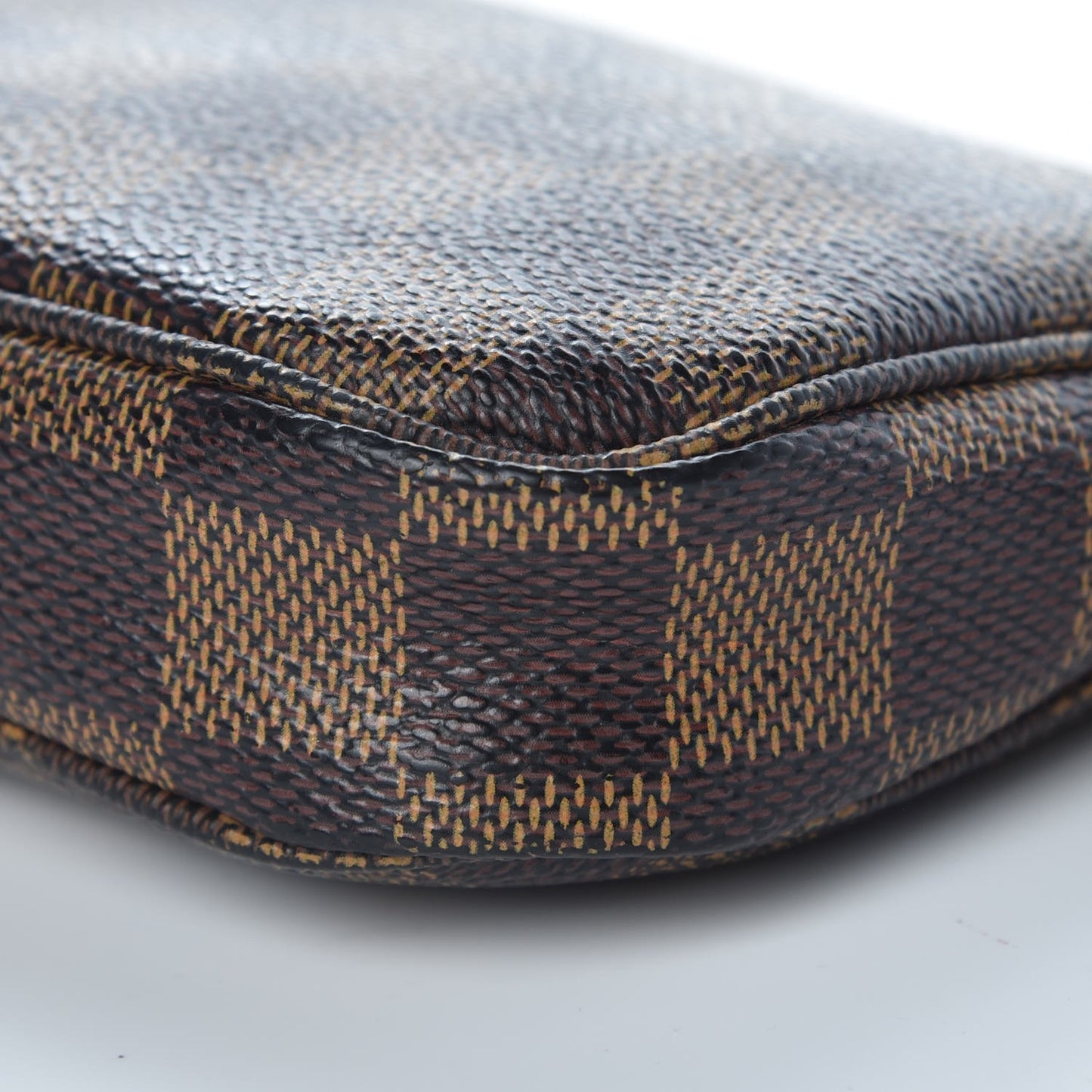 Damier Ebene Bucket Pochette Accessories