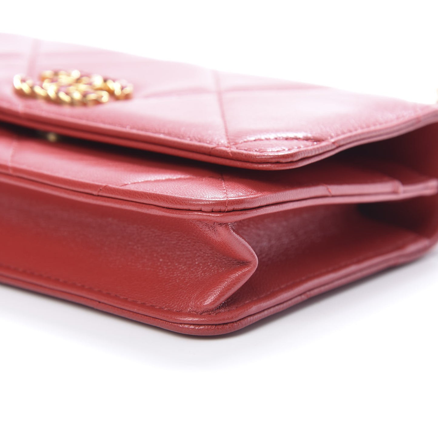 Shiny Goatskin Quilted 19 Wallet On Chain WOC Rouge