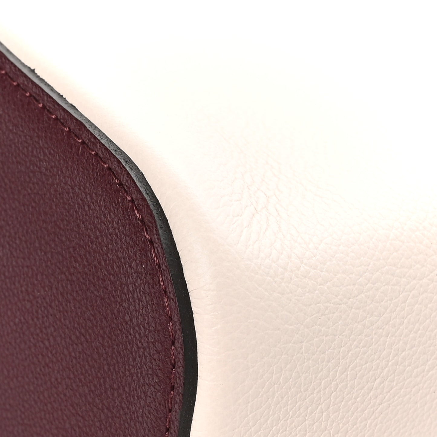 Calfskin Lockme Bucket Soie Quartz Calla