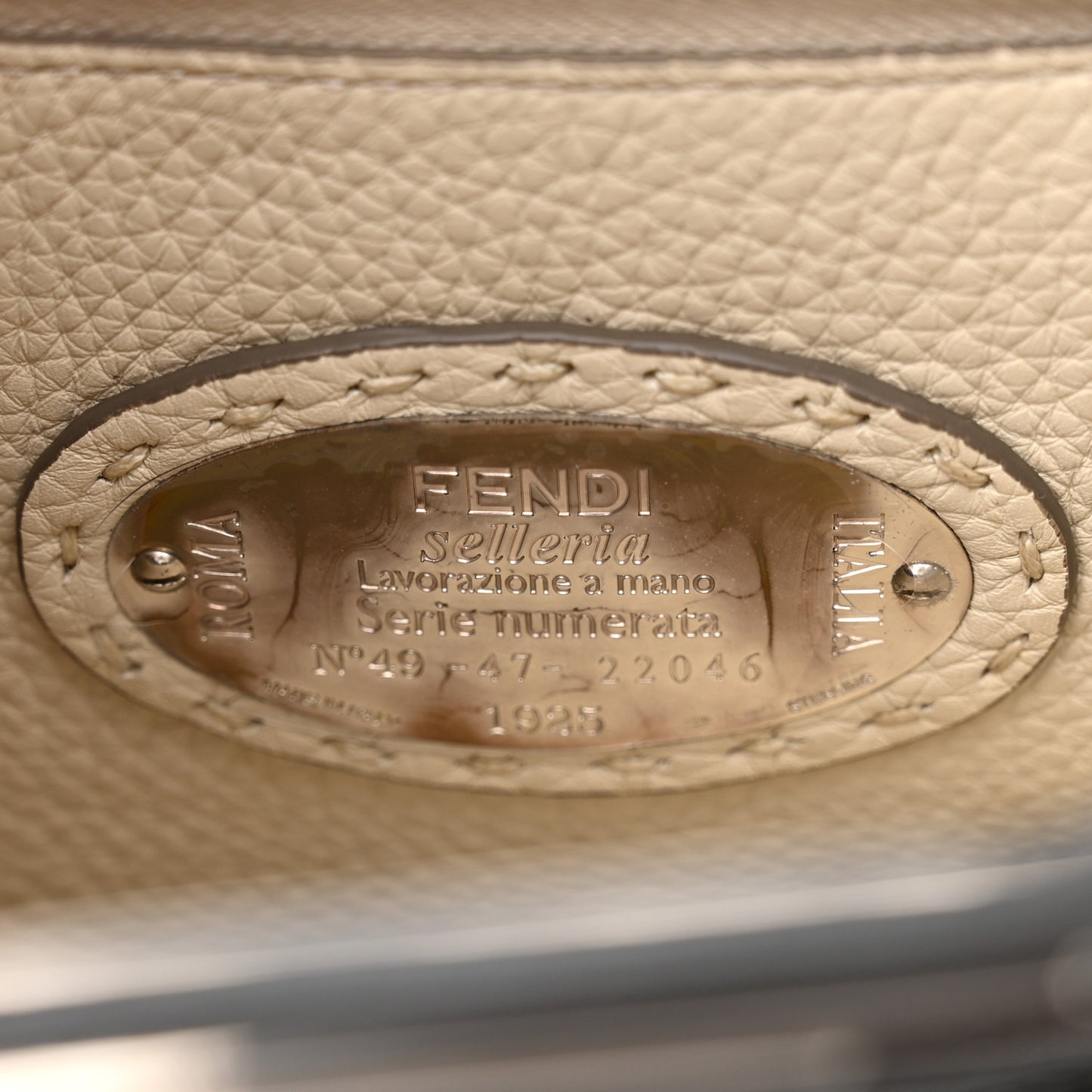 Cuoio Romano Selleria Bi-Color Medium Peekaboo Iconic Satchel Asfalto Latte