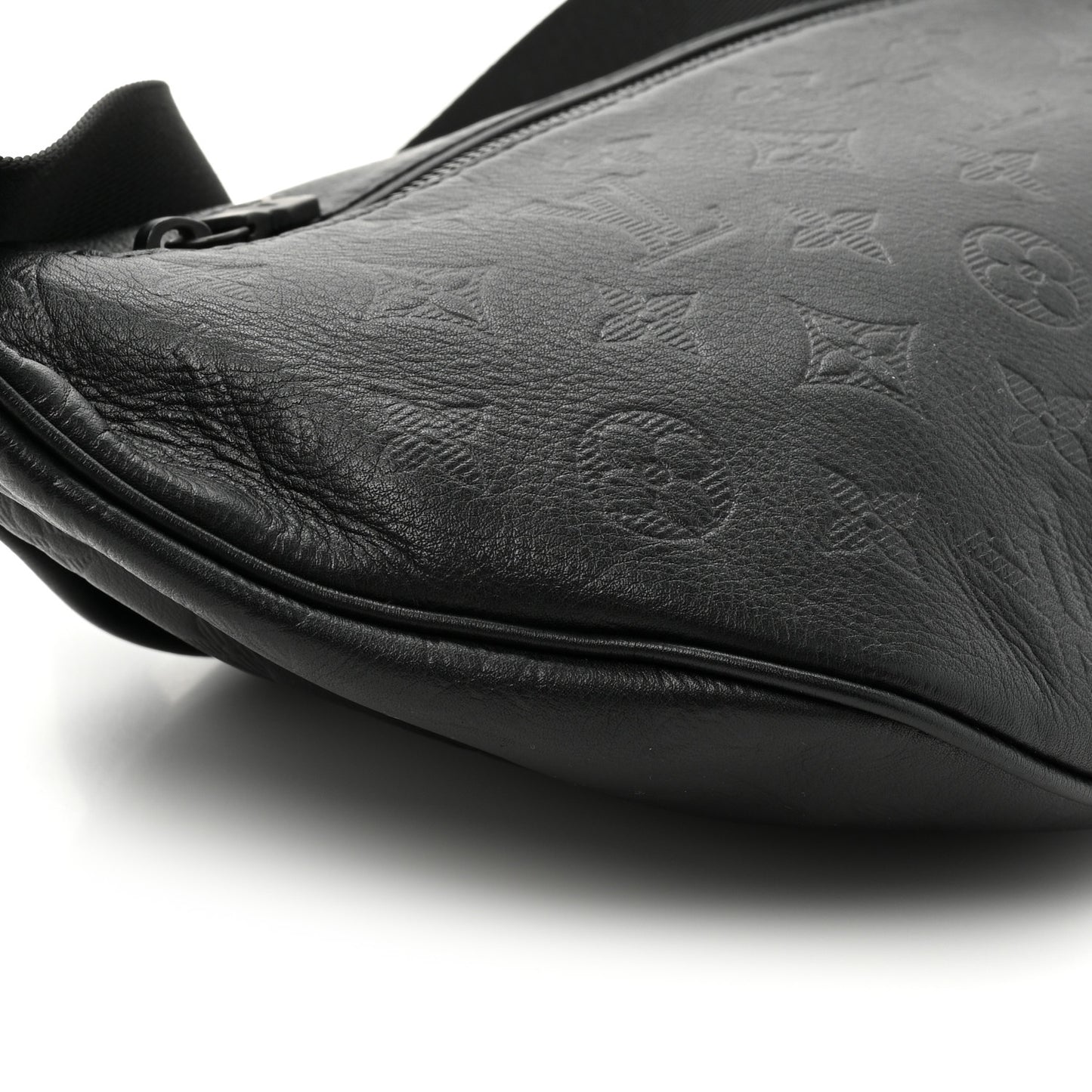 Calfskin Monogram Shadow Discovery Bumbag Black