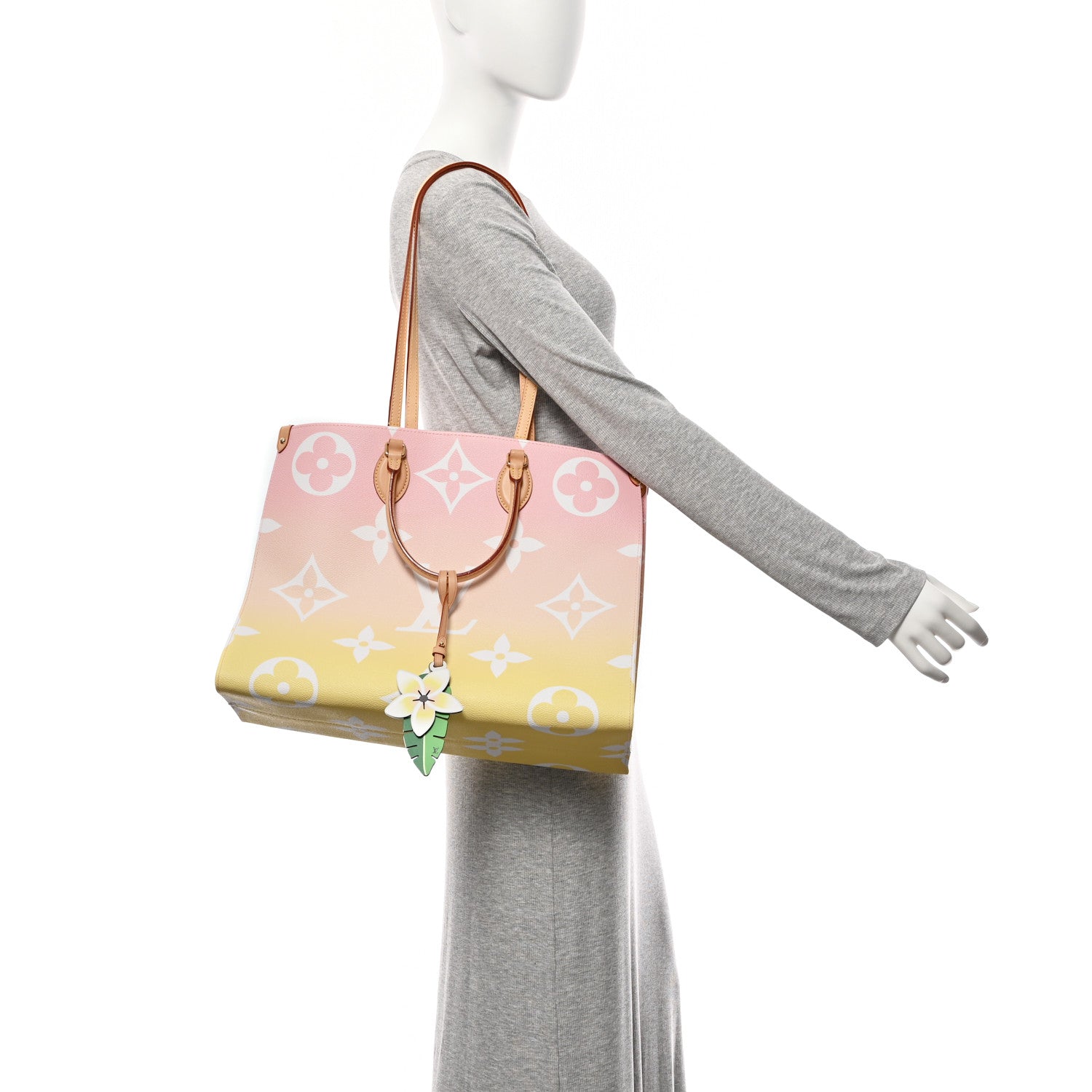Louis Vuitton Monogram Giant By The Pool OnTheGo GM Light Pink 2 of 9