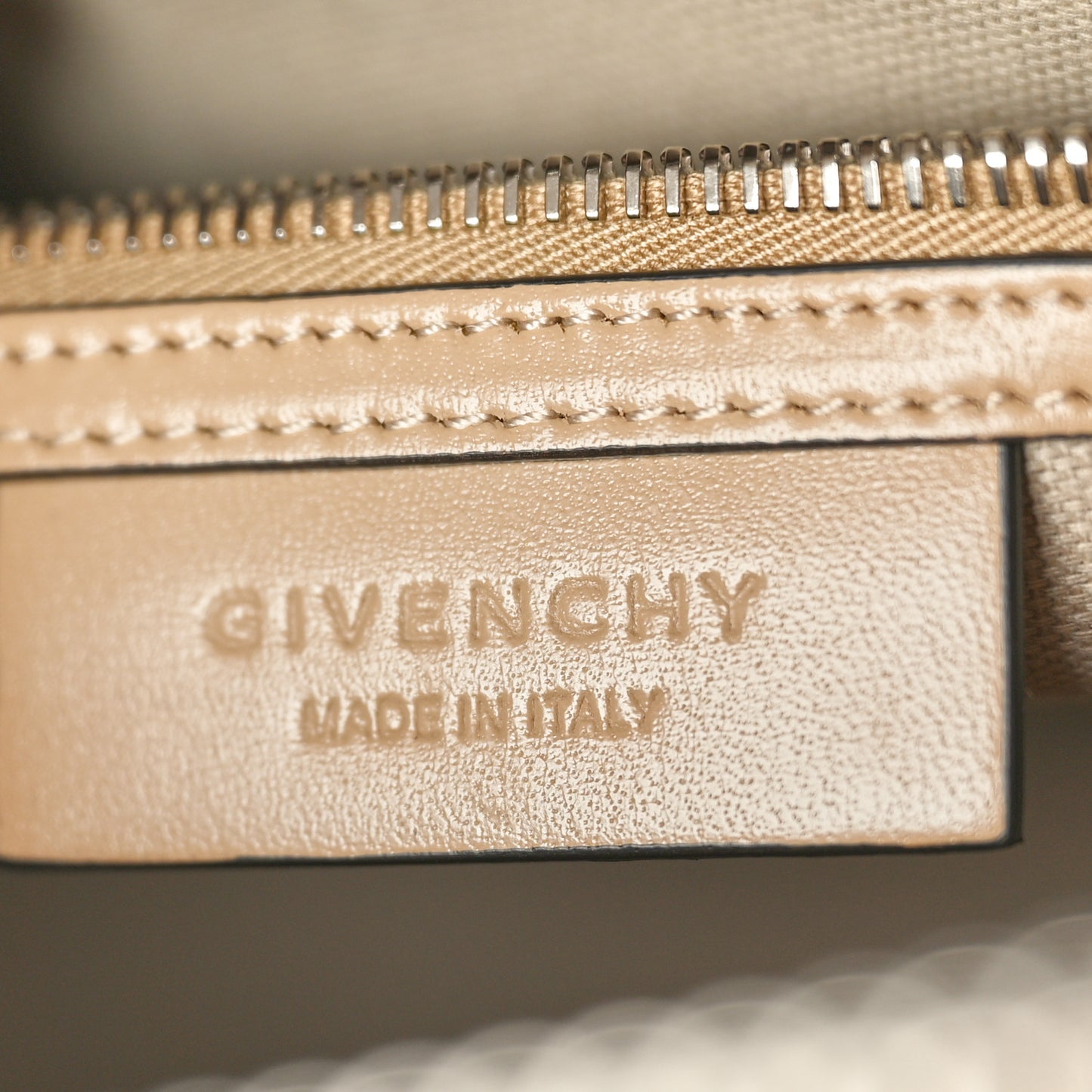 Shiny Lord Calfskin Small Antigona Beige Cappuccino