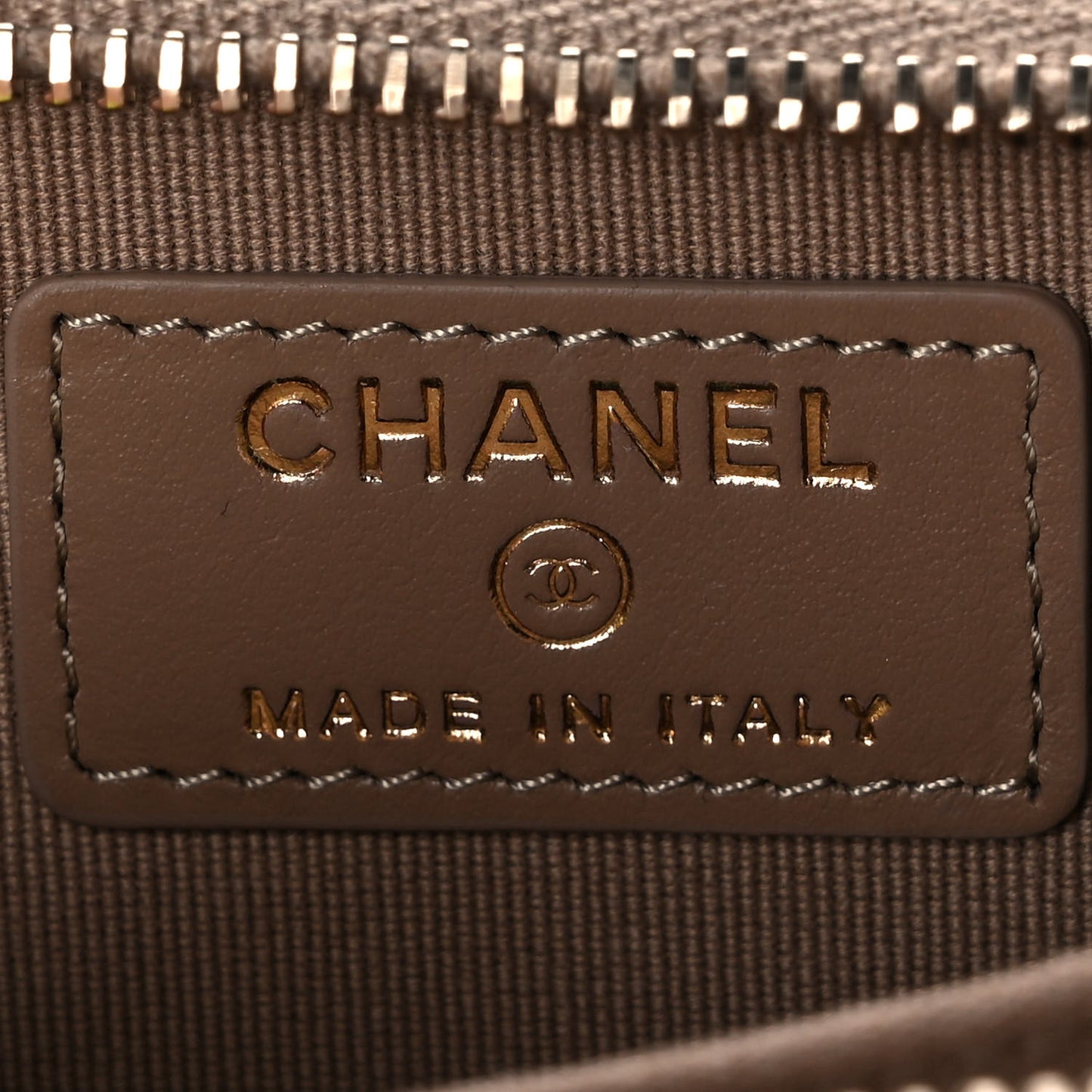 Caviar Quilted Zip Card Holder Beige