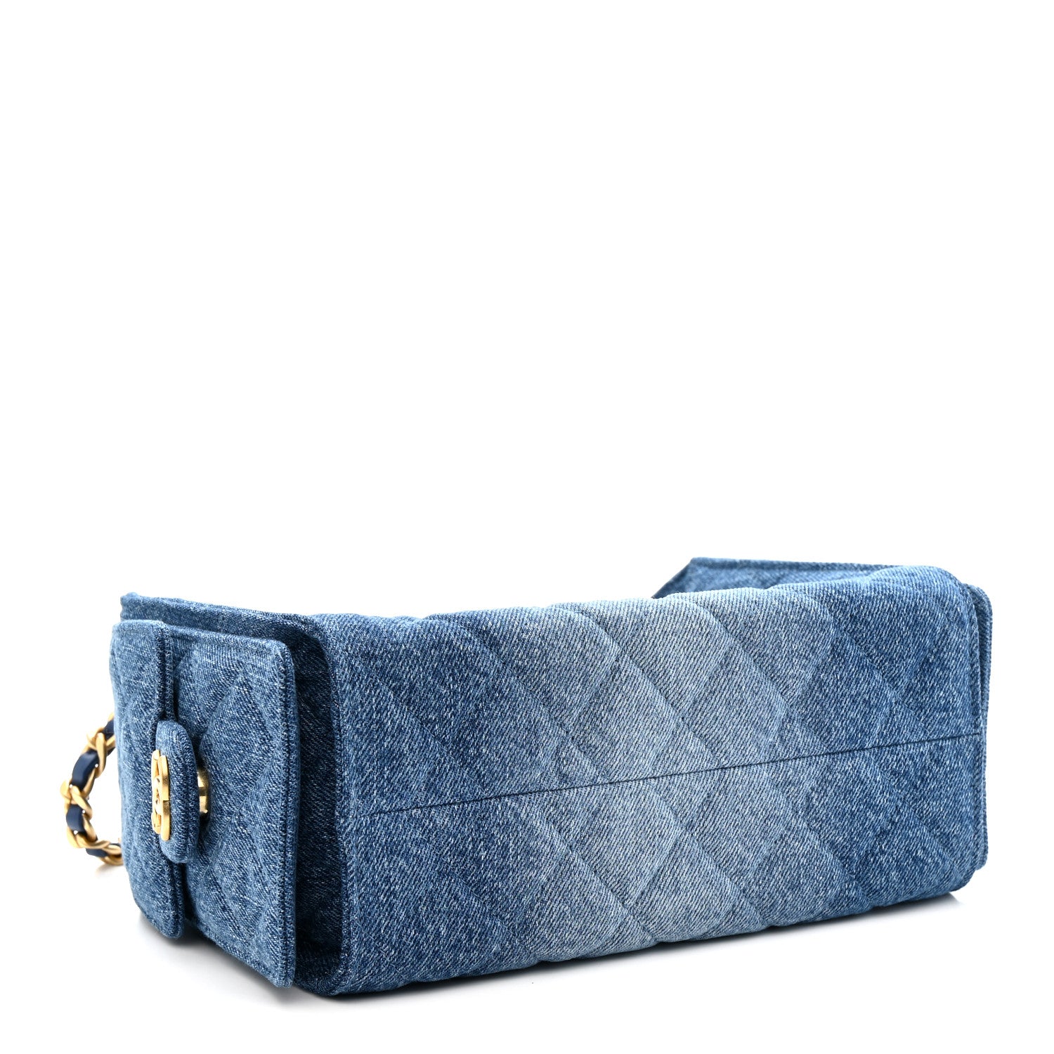 CHANEL ブルーキルティングバッグ Chanel Washed Denim Quilted Mini Chanel 25 Handbag Blue 1810450