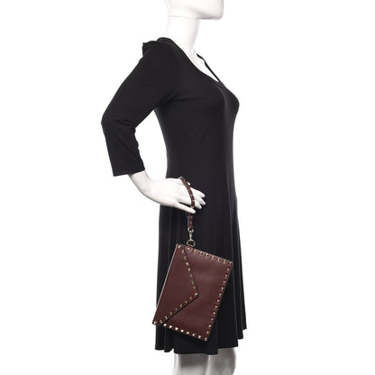 Valentino Garavani Pebbled Calfskin Medium Rockstud Envelope Flat Wristlet Pouch Rubin 2 of 10