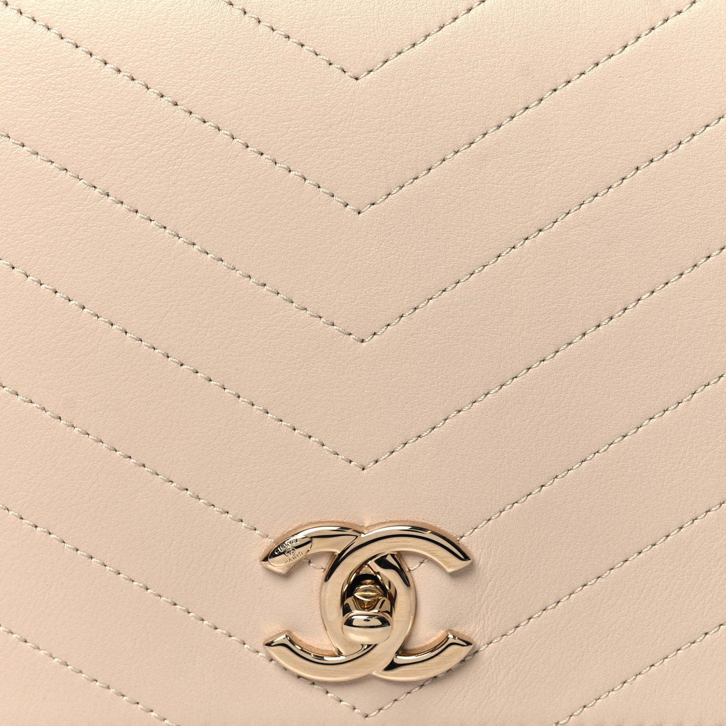 Grained Calfskin Stitched Medium Chevron Chic Top Handle Flap Beige
