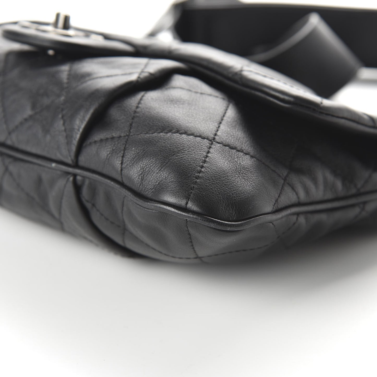Calfskin Coco Pleats Messenger Flap Black