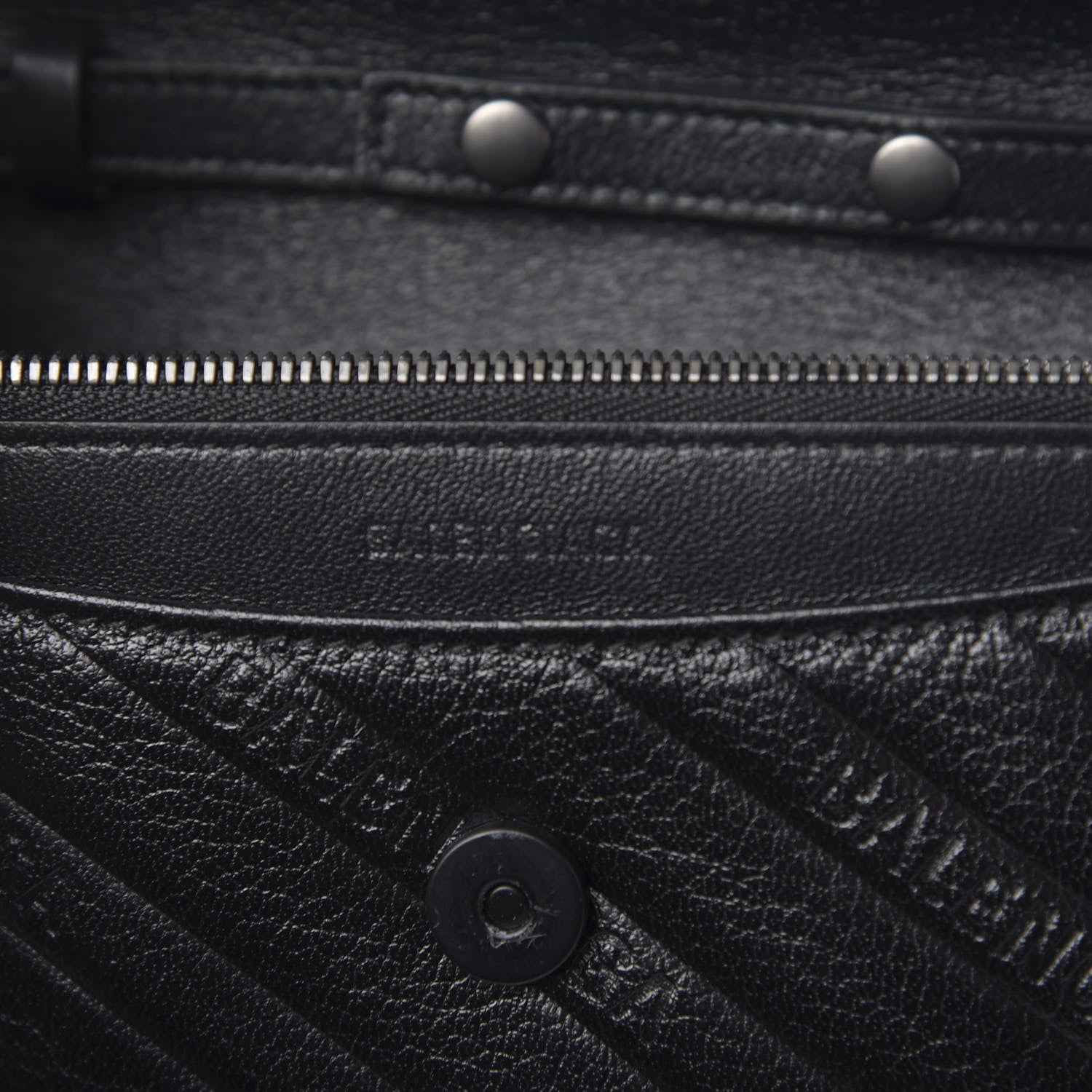 Balenciaga Shiny Goatskin Logo Embossed Monochrome BB Wallet On Chain Black 6 of 9