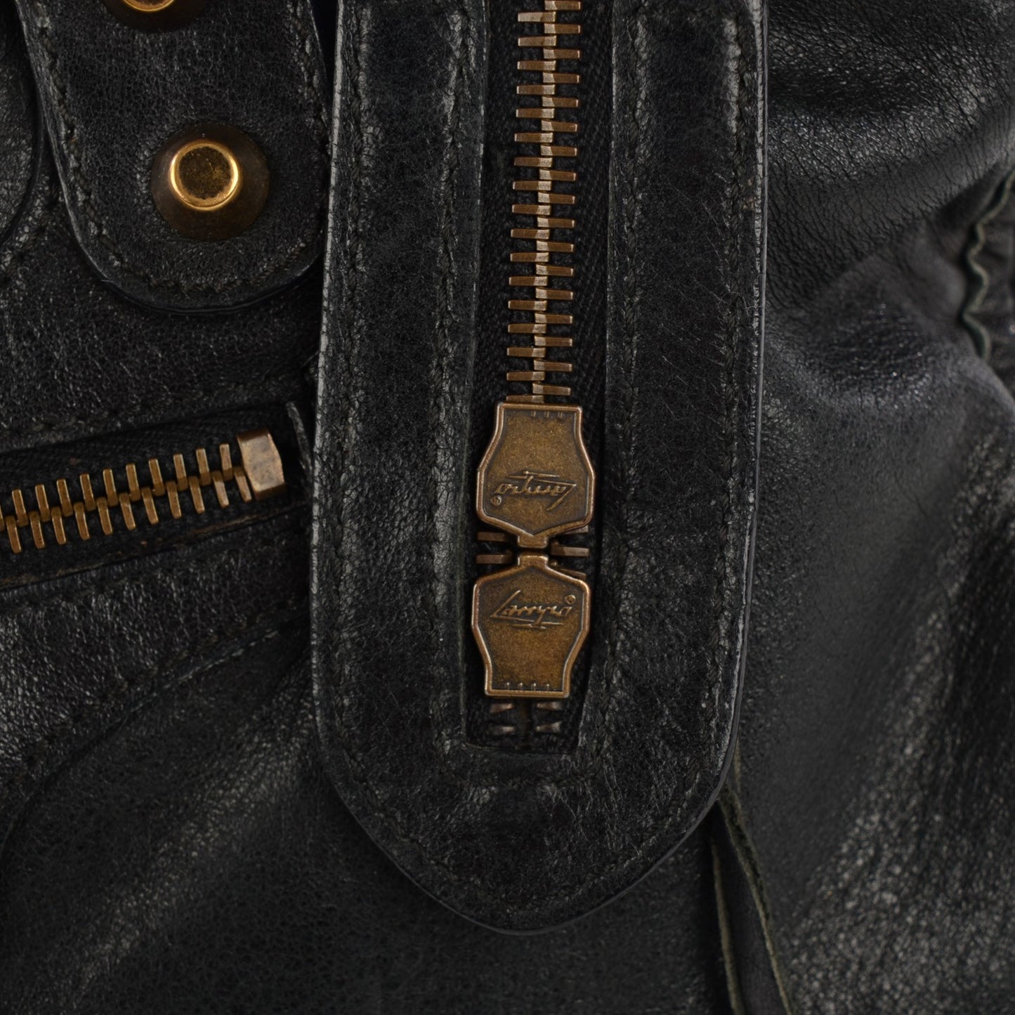 Chevre Classic Hardware First Black