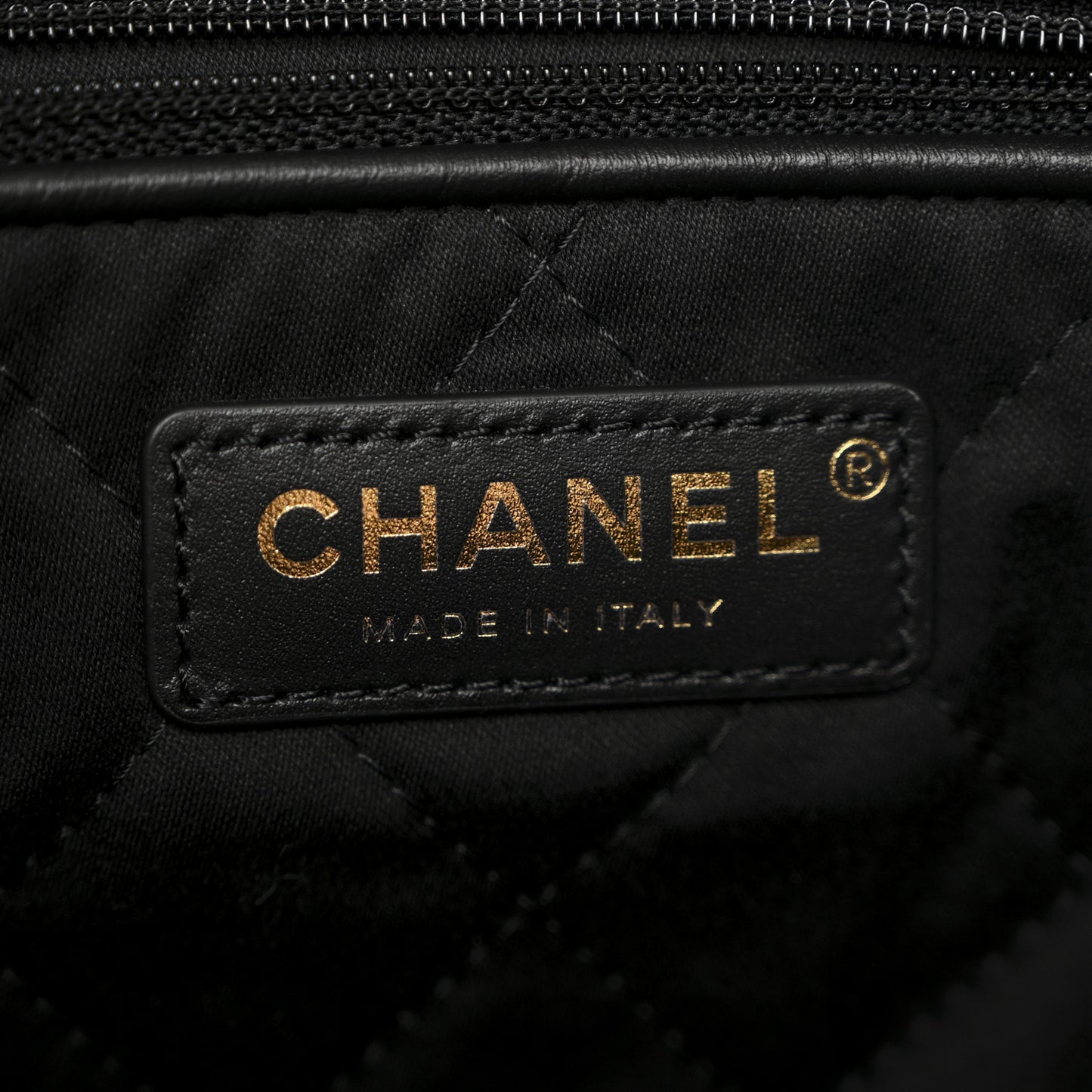 Shiny Calfskin Quilted Chanel 22 Black
