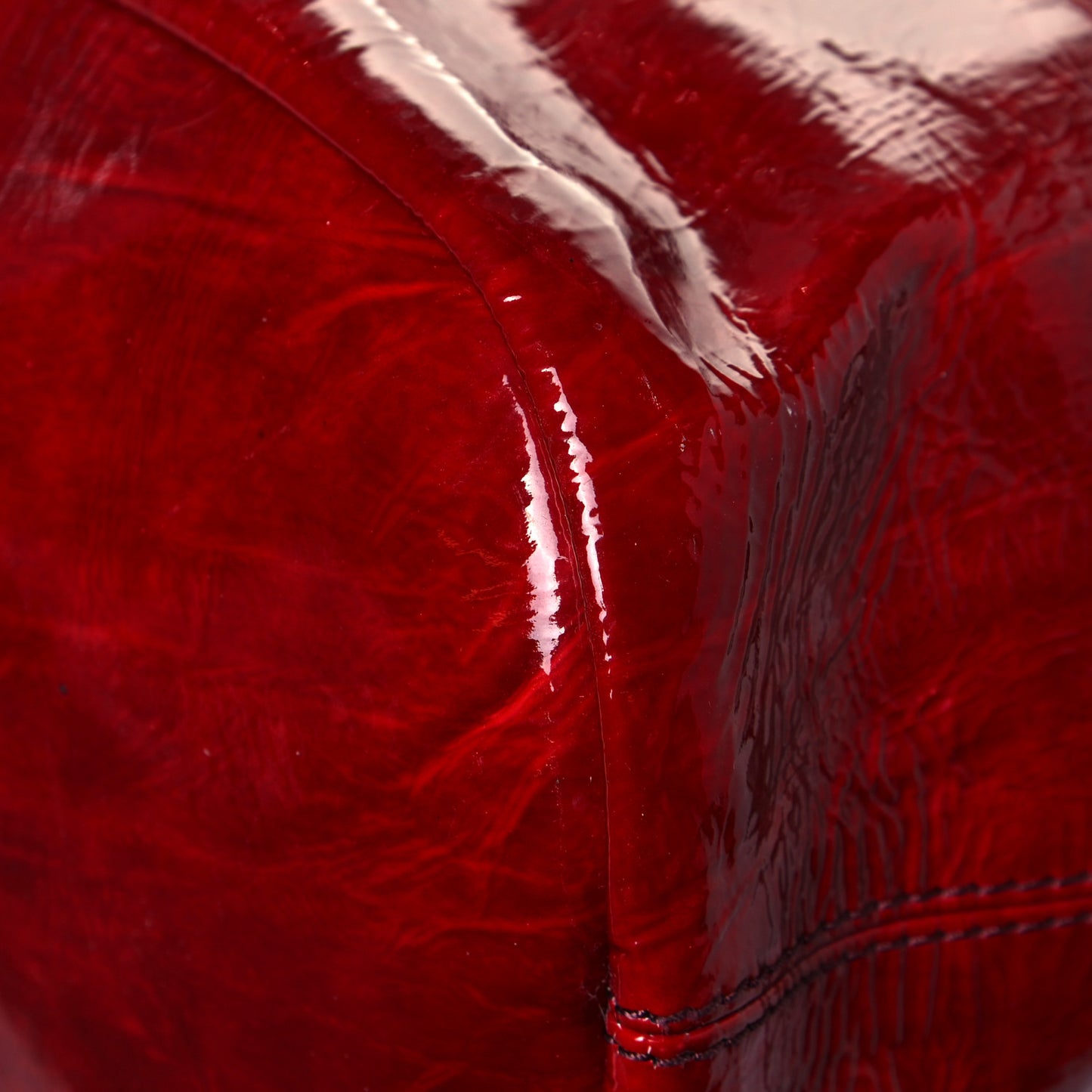 Crinkled Patent Calfskin Medium Nightingale Red