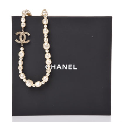 Chanel Baroque Pearl Short Necklace Gold 6 of 6