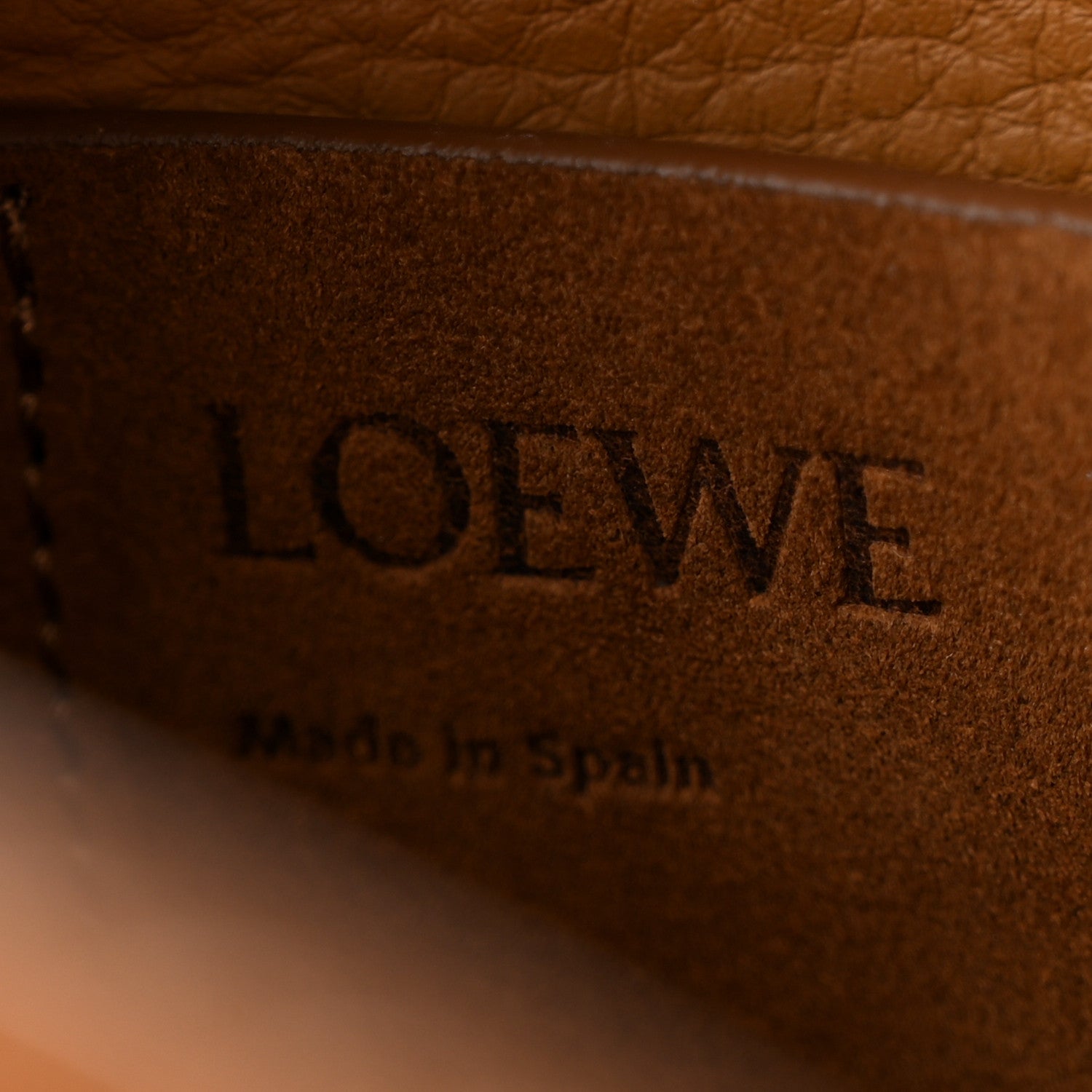 Loewe Suede Calfskin Medium Pebble Bucket Bag Tobacco 6 of 11