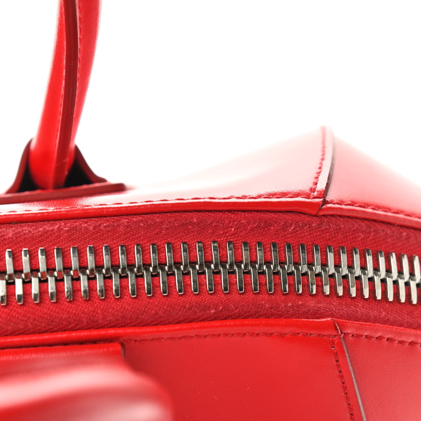 Shiny Lord Calfskin Medium Antigona Medium Red