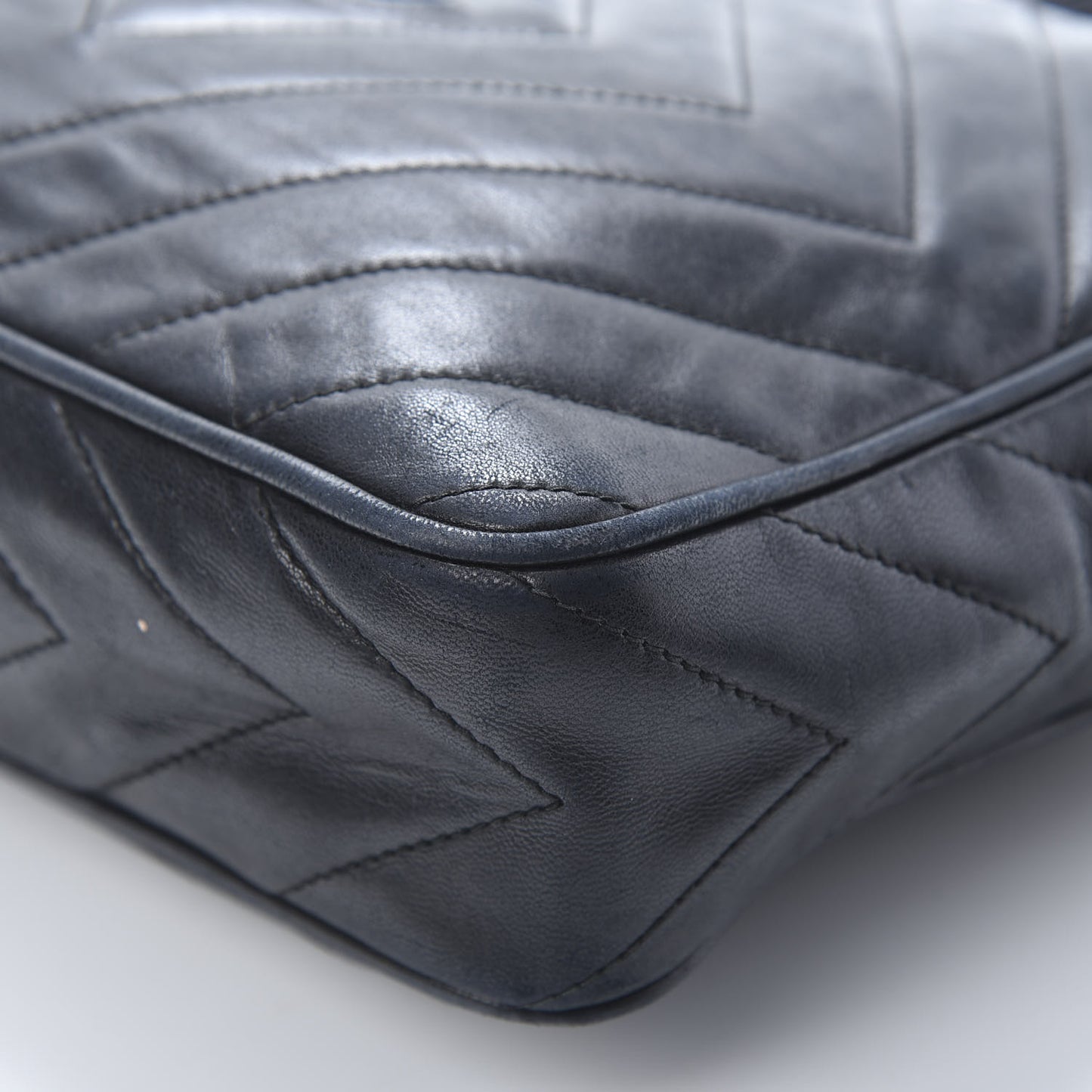 Lambskin Chevron Quilted Tassel Camera Case Black