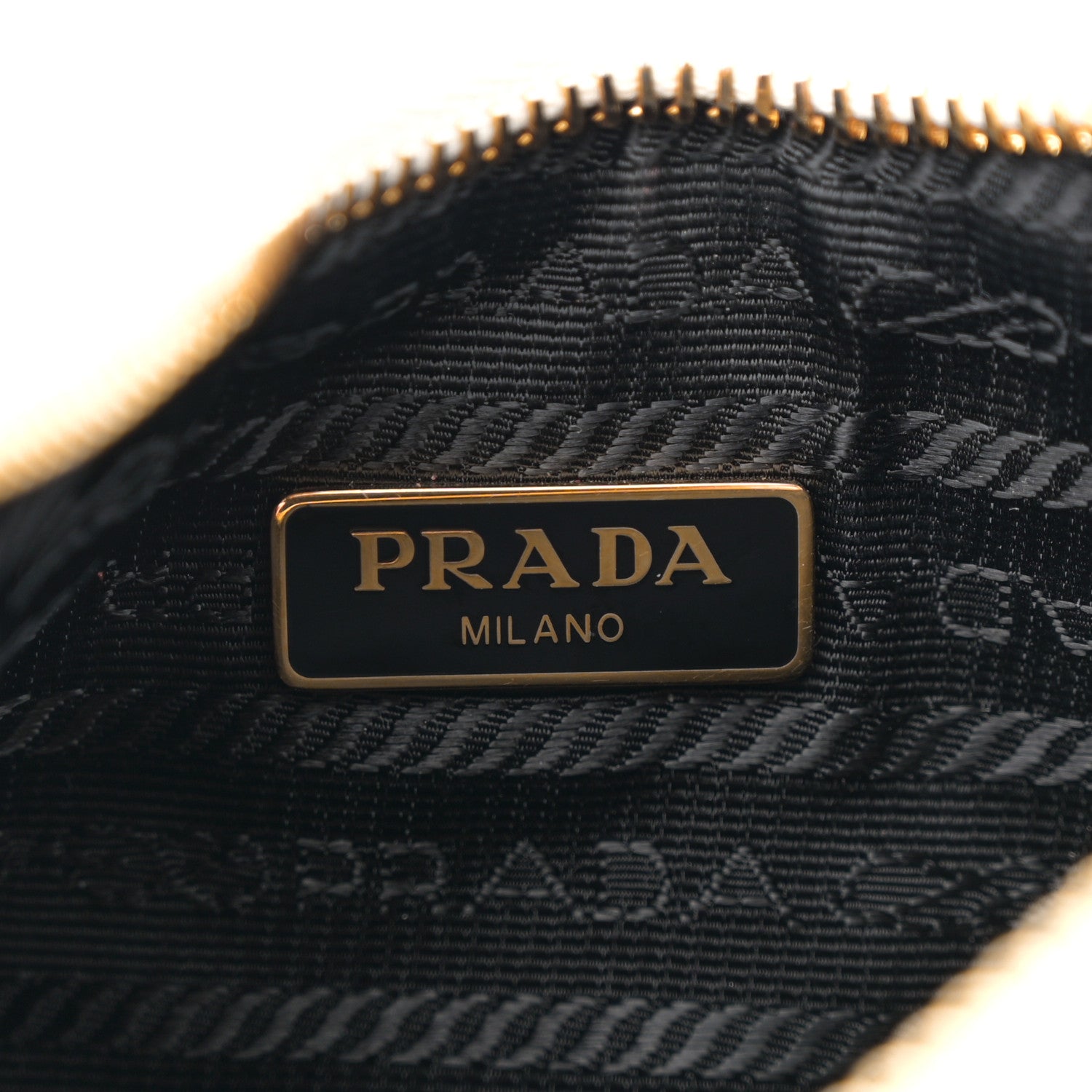Prada Saffiano Re-Edition 2005 Shoulder Bag White 6 of 12