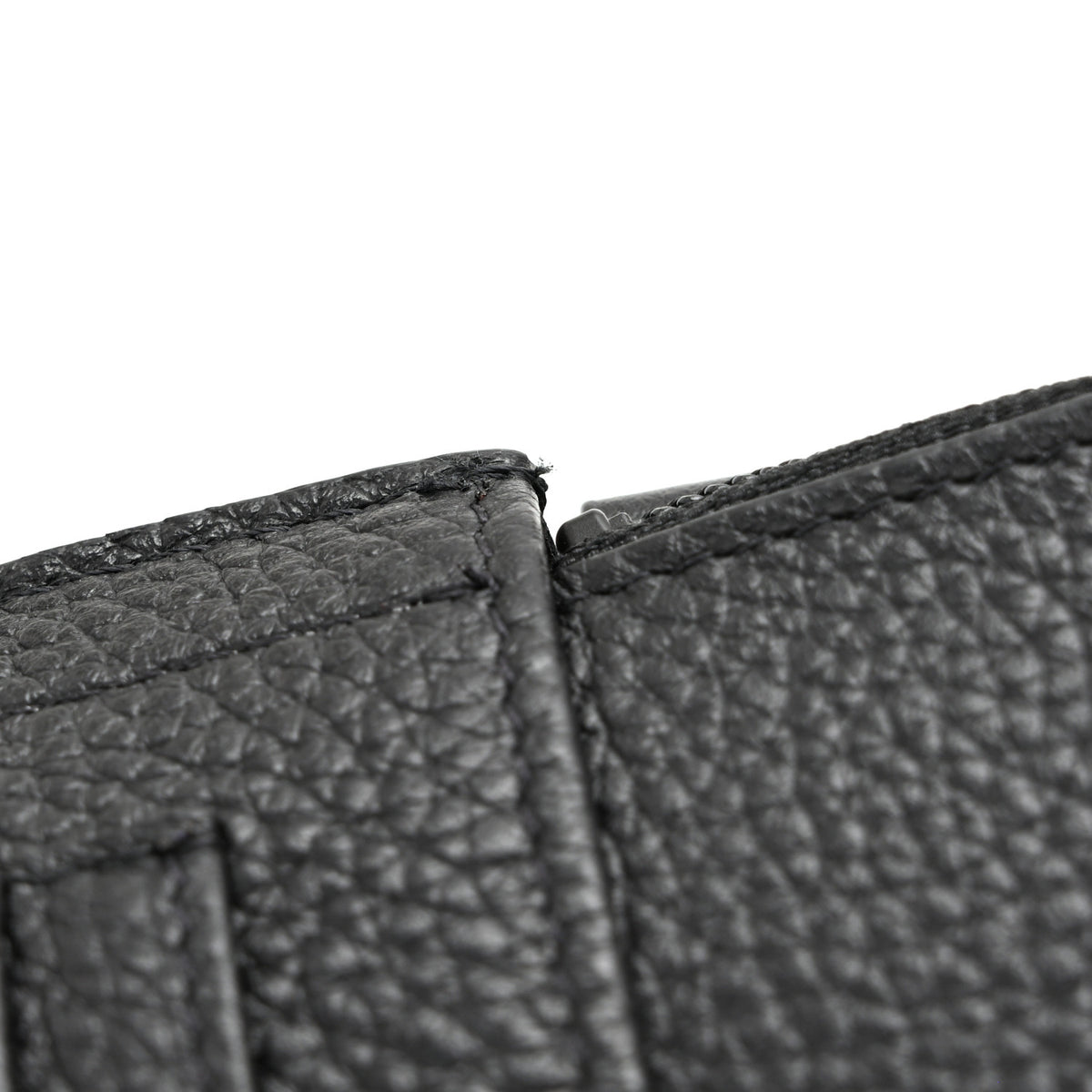 Calfskin Gomme Loubilab Batt Clutch Loubi Black