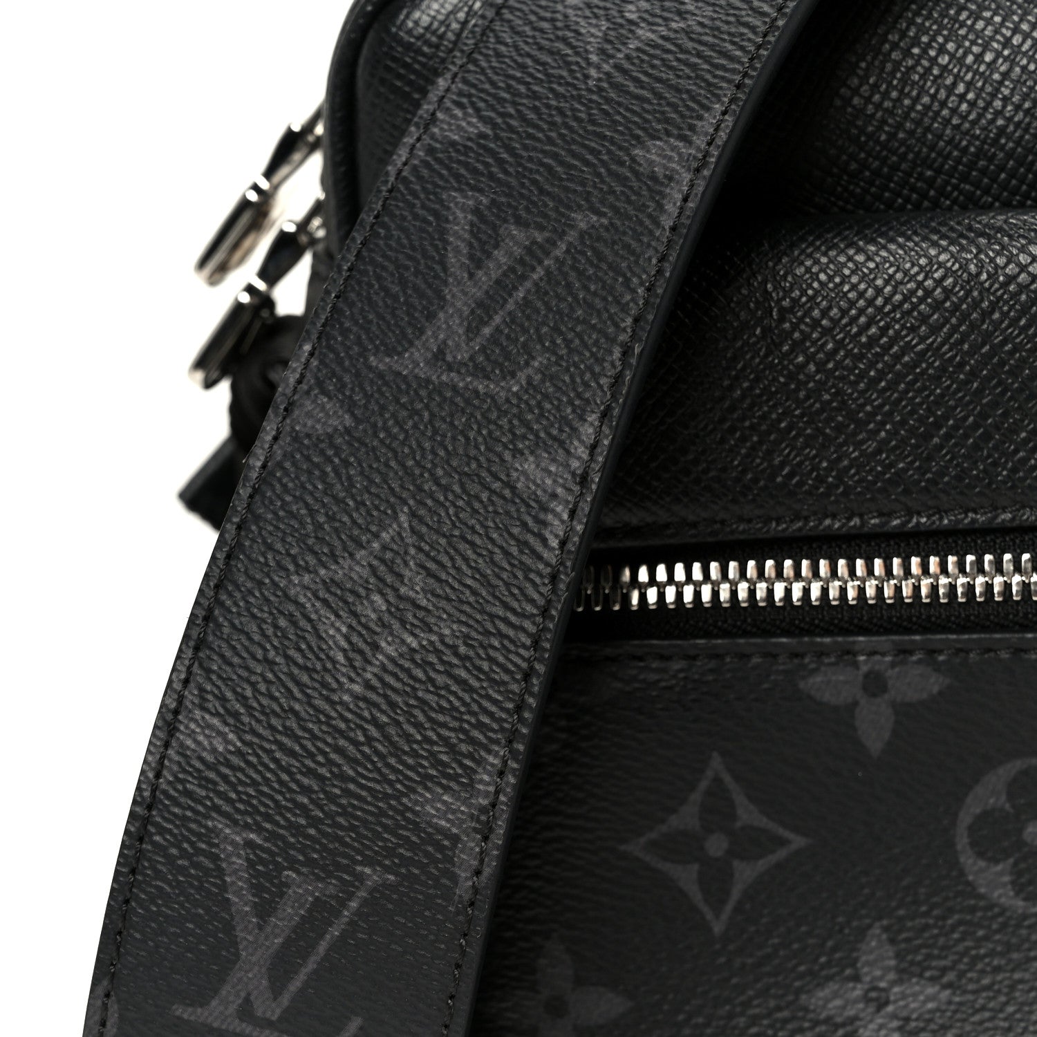 Louis Vuitton Taigarama Outdoor Bumbag Black 1882088 – FASHIONPHILE