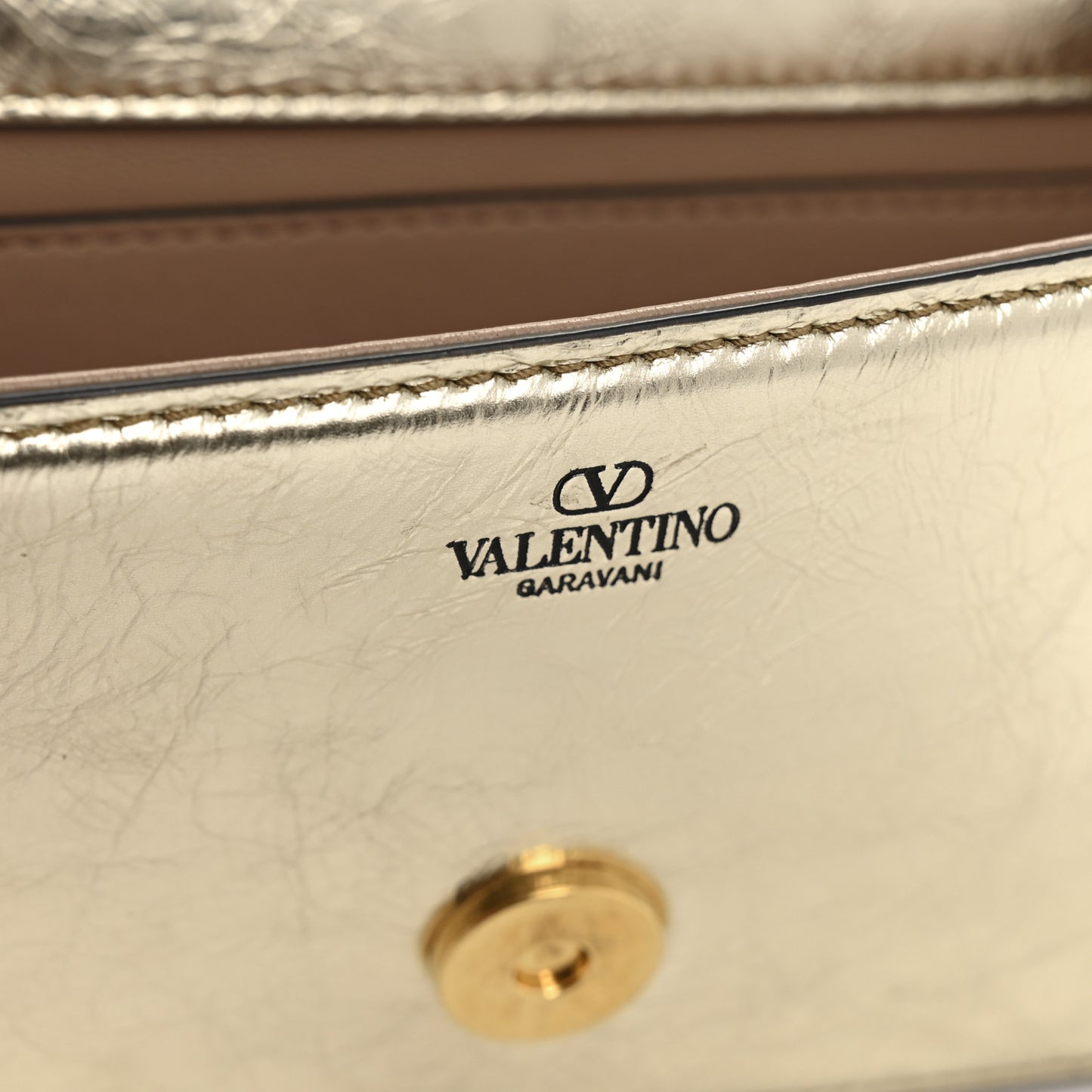 Metallic Crackle Effect Calfskin Vlogo Small Loco Shoulder Bag Platino