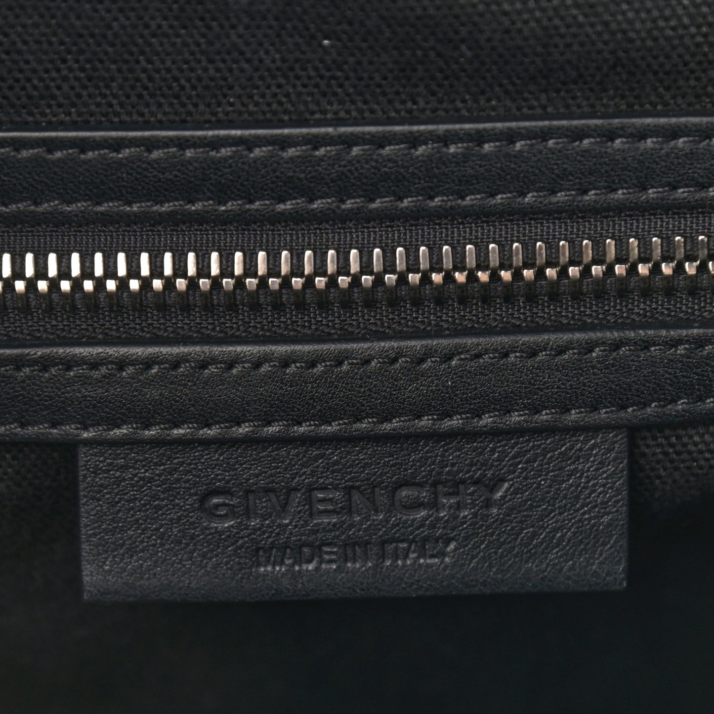 Calfskin Small Embroidered Frame Antigona Black Red
