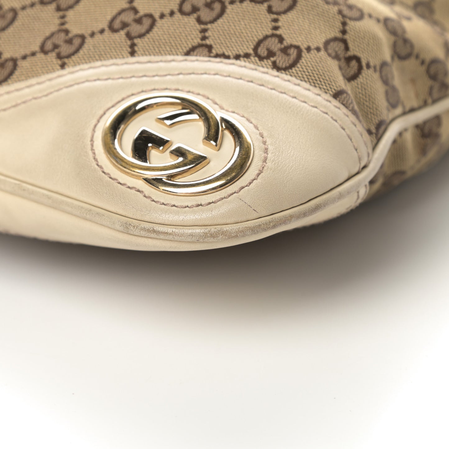 Monogram Medium New Britt Hobo Off White