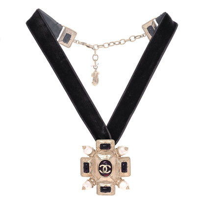 Chanel Velvet Gripoix Crystal CC Choker Necklace Black Gold 3 of 9