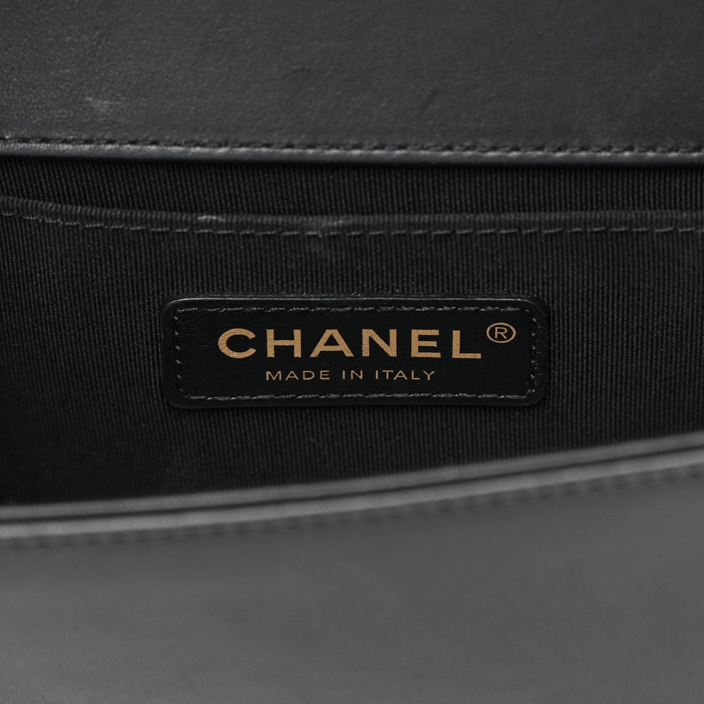 Metallic Calfskin Pleated Small Boy In Rome Flap Black Gold