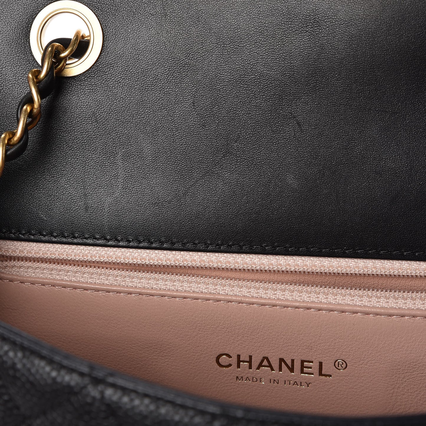 Caviar Quilted Medium CC Filigree Flap Black