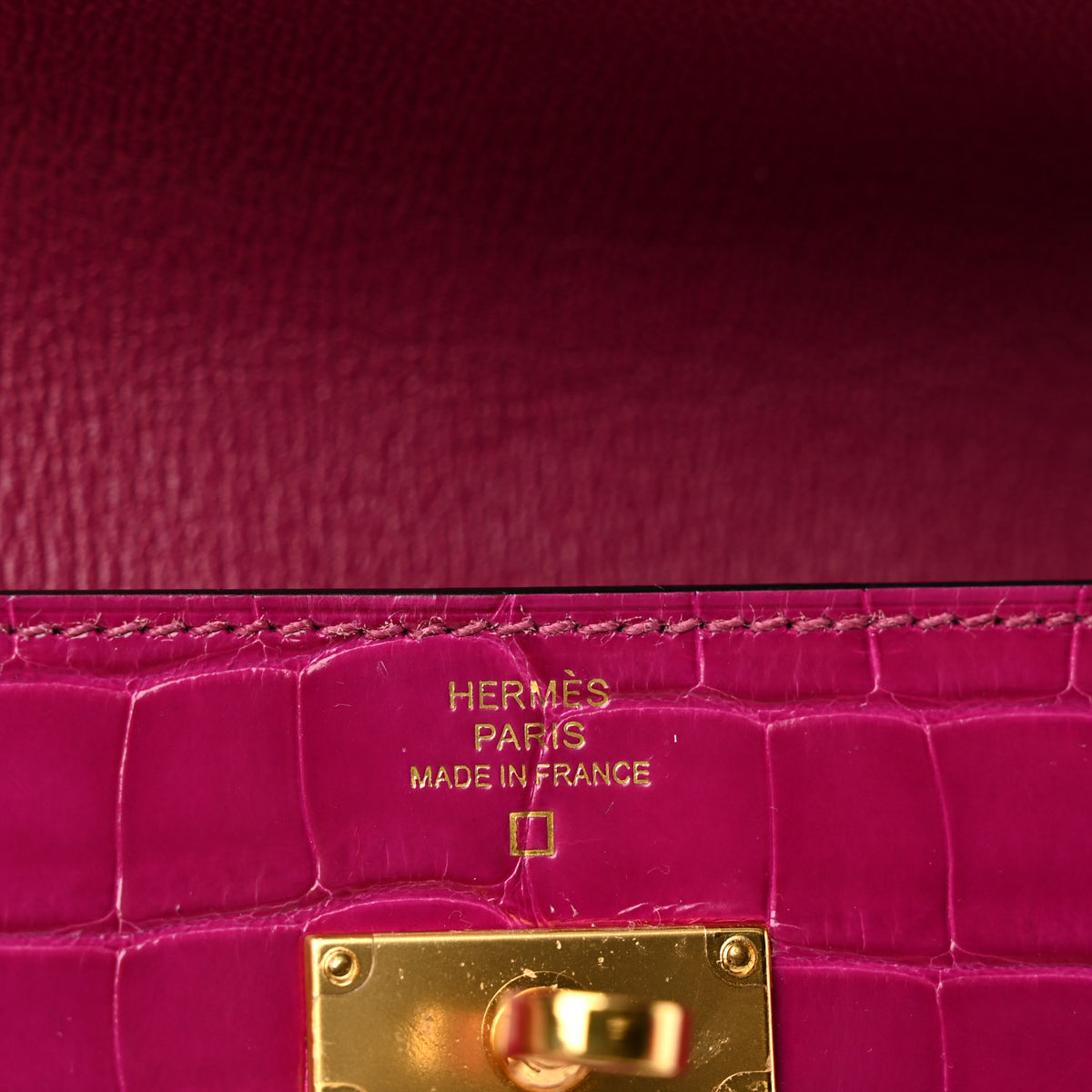 Shiny Alligator Kelly Longue Wallet Rose Sheherazade