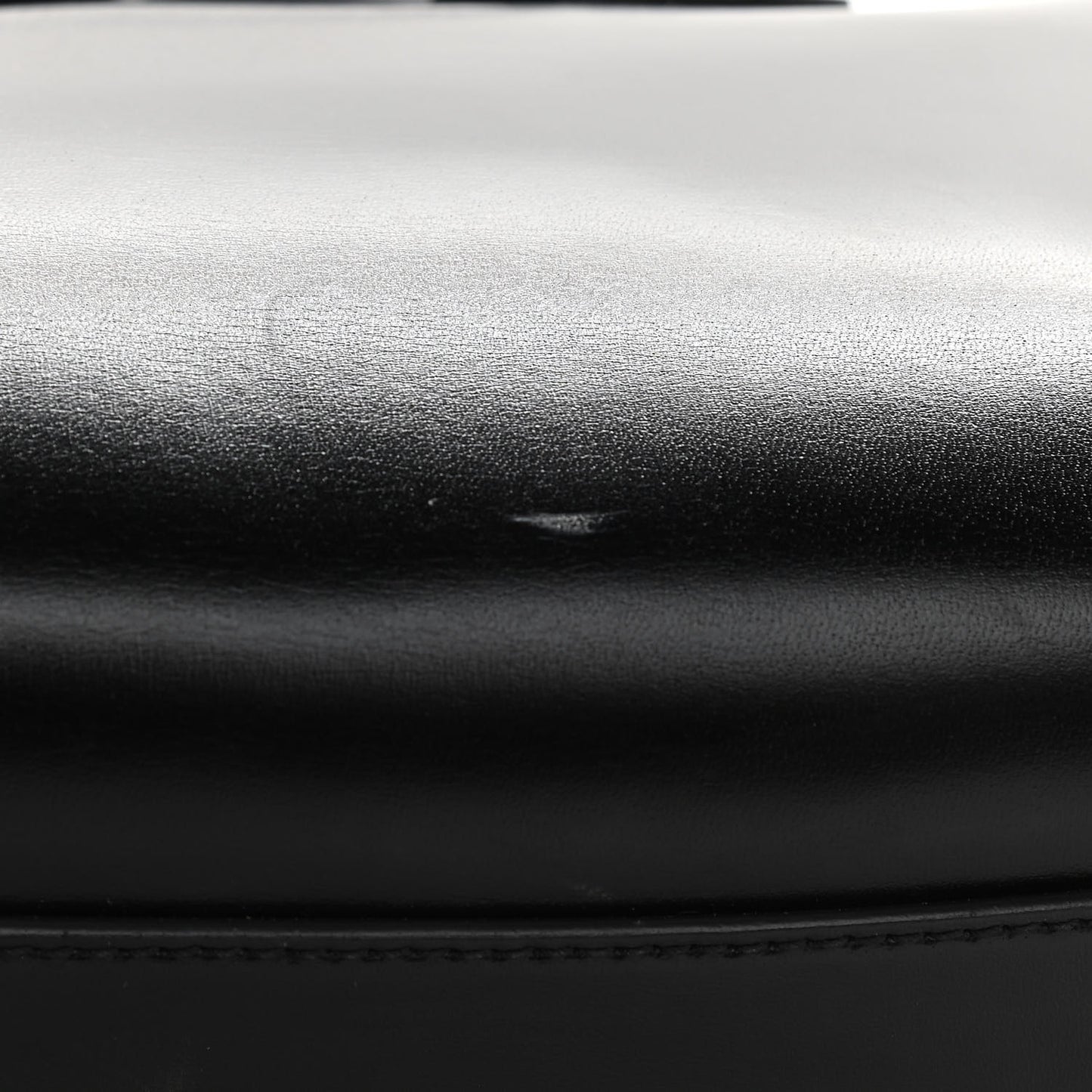 Shiny Lord Calfskin Medium Antigona Black