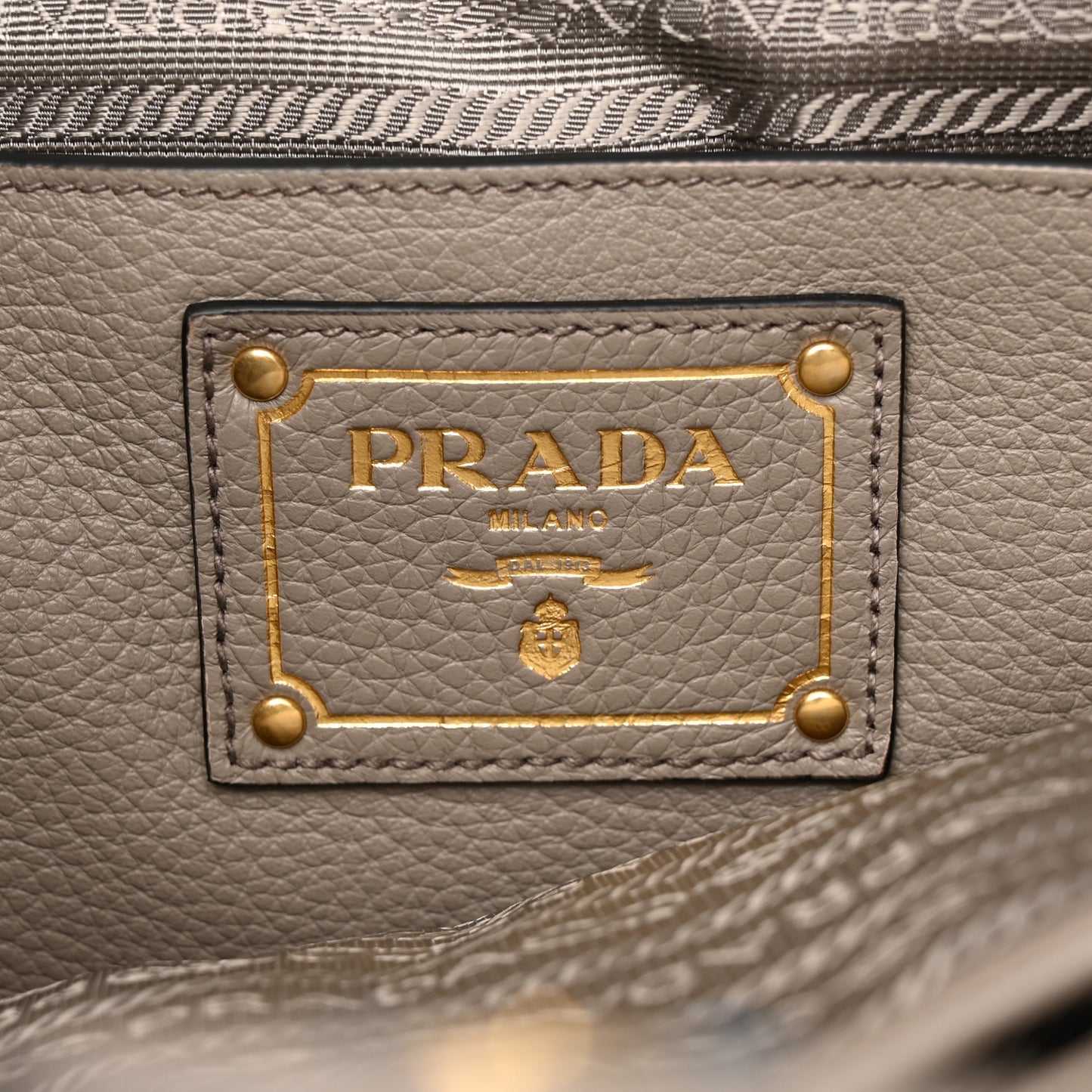 Vitello Phenix Tote Argilla