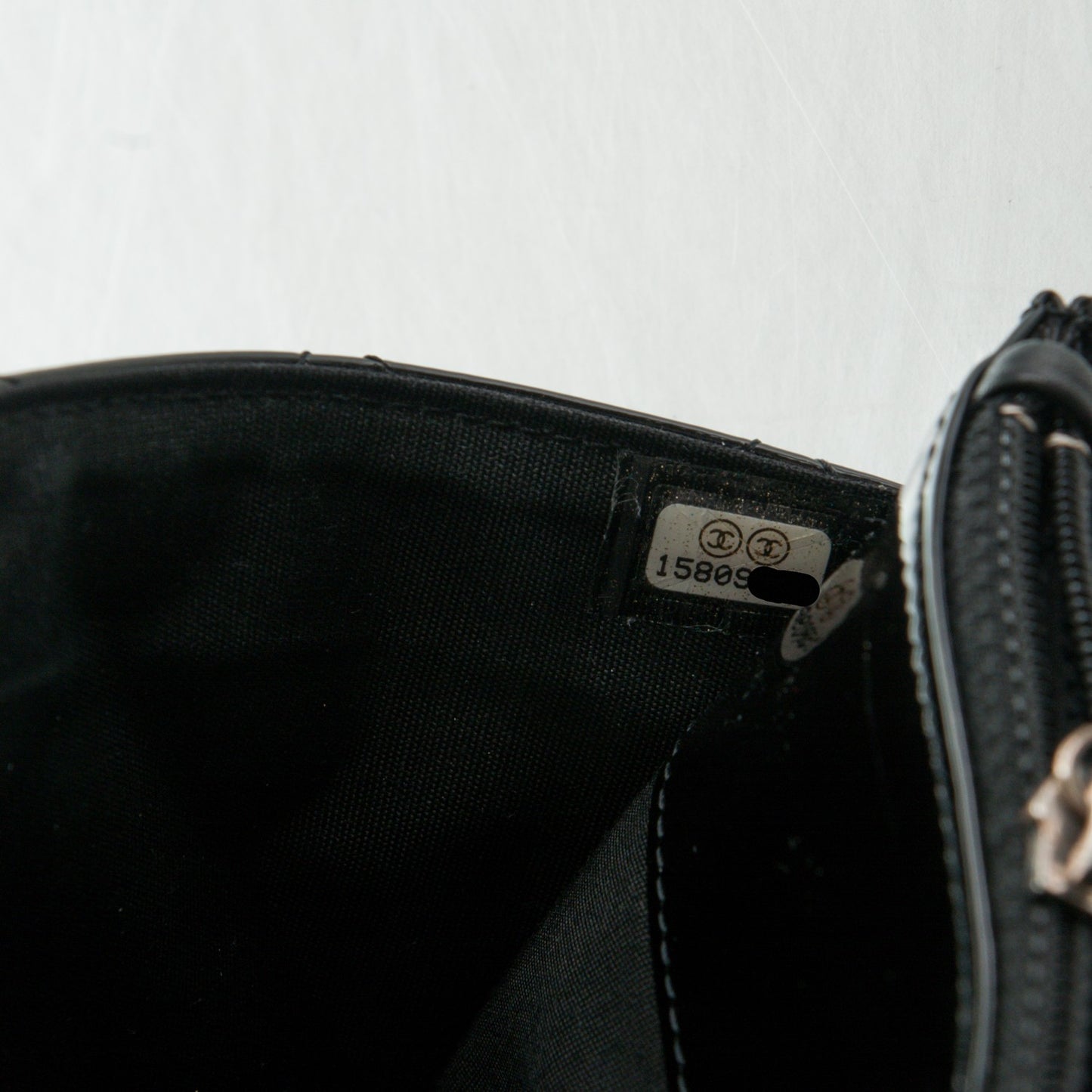 Patent Quilted Brilliant Wallet On Chain WOC Black