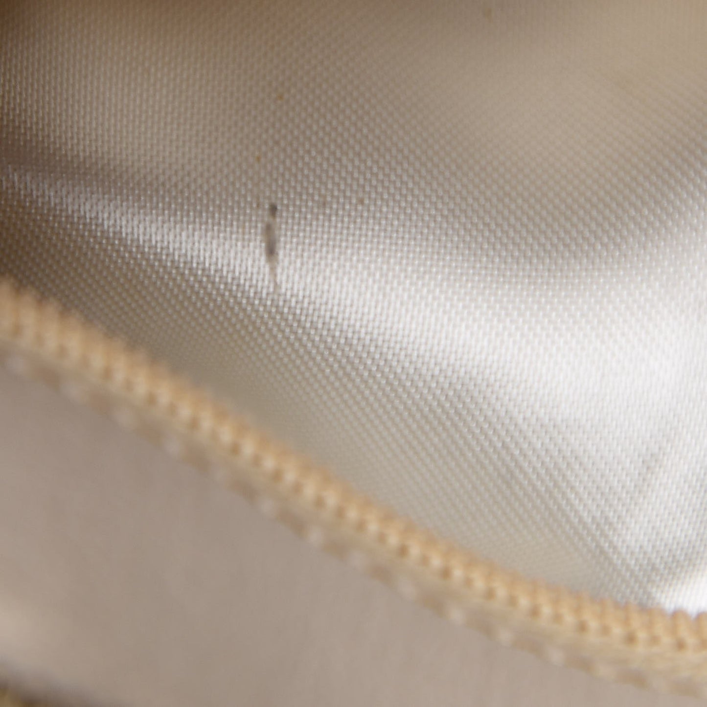 Caviar Quilted Shoulder Bag Beige Clair