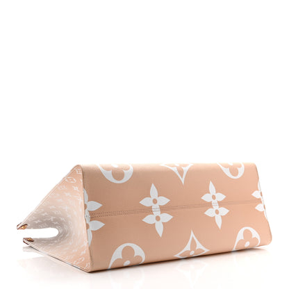 Louis Vuitton Monogram Giant By The Pool Onthego GM Brume 3 of 8