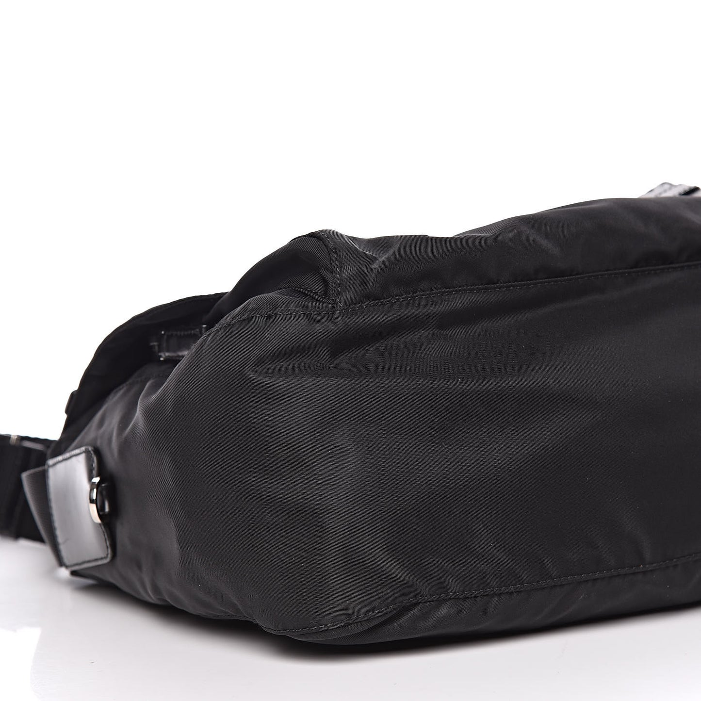 Nylon Vela Messenger Bag Black