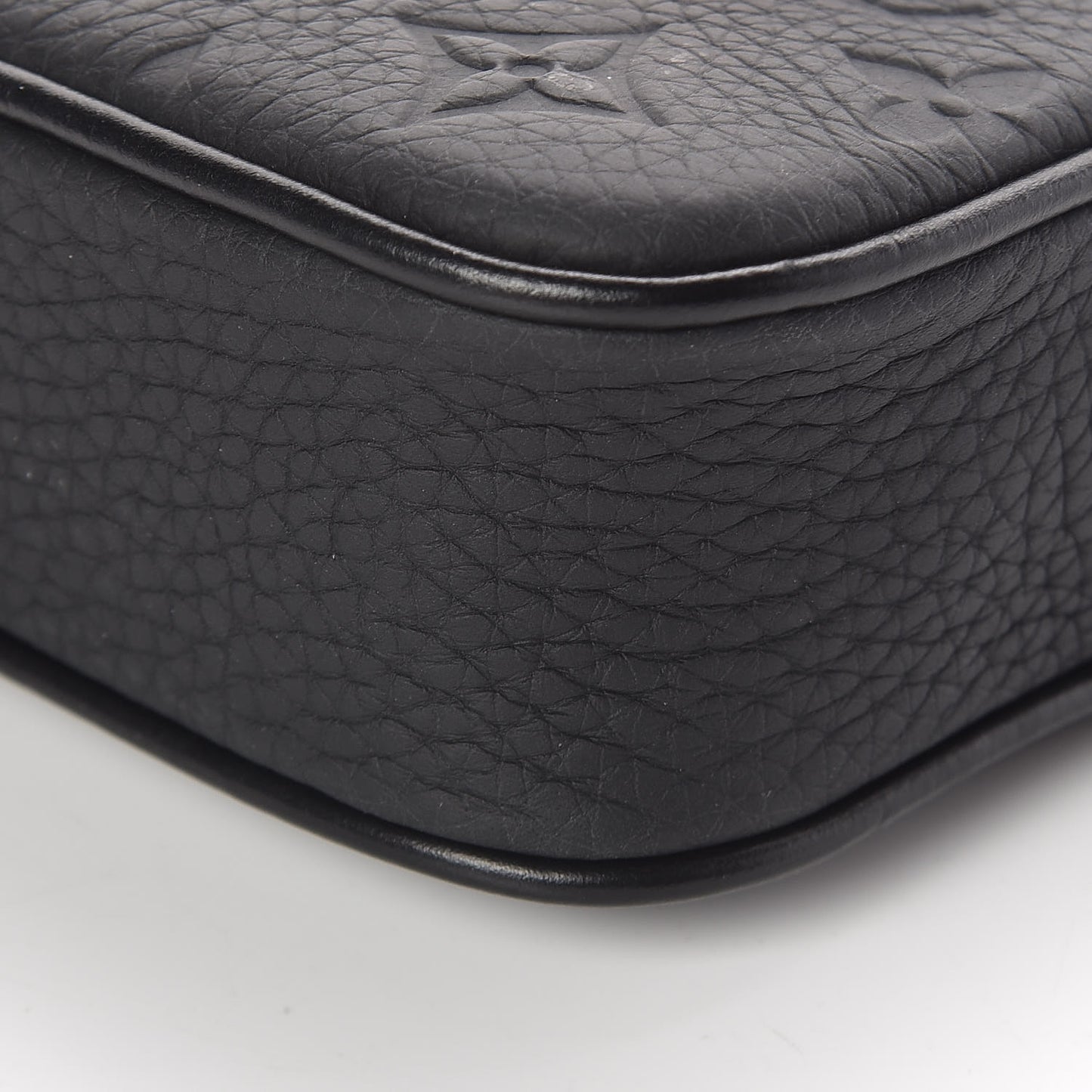 Taurillon Monogram Uniformes Solar Ray Soft Pochette Volga Belt Bag Black